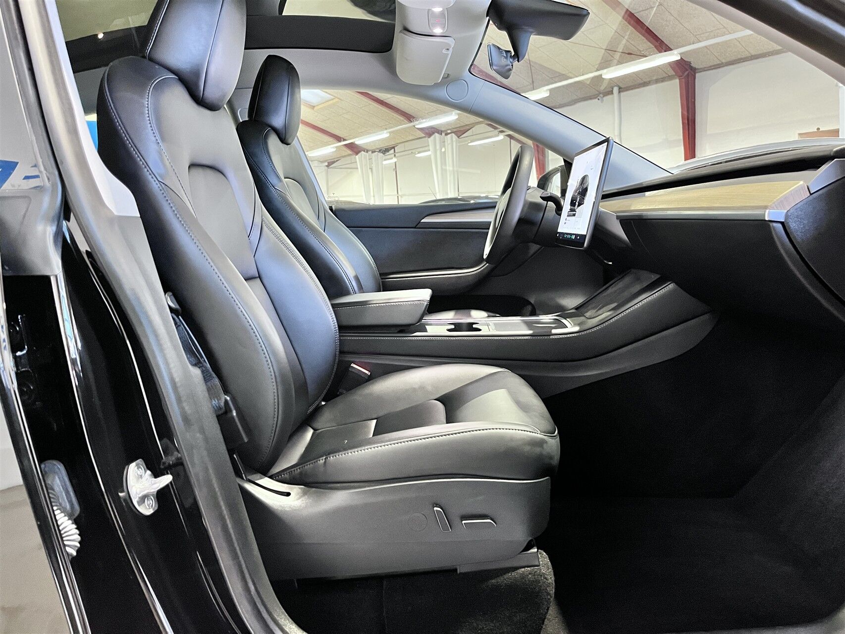 Billede af Tesla Model Y EL RWD 299HK 5d Aut.