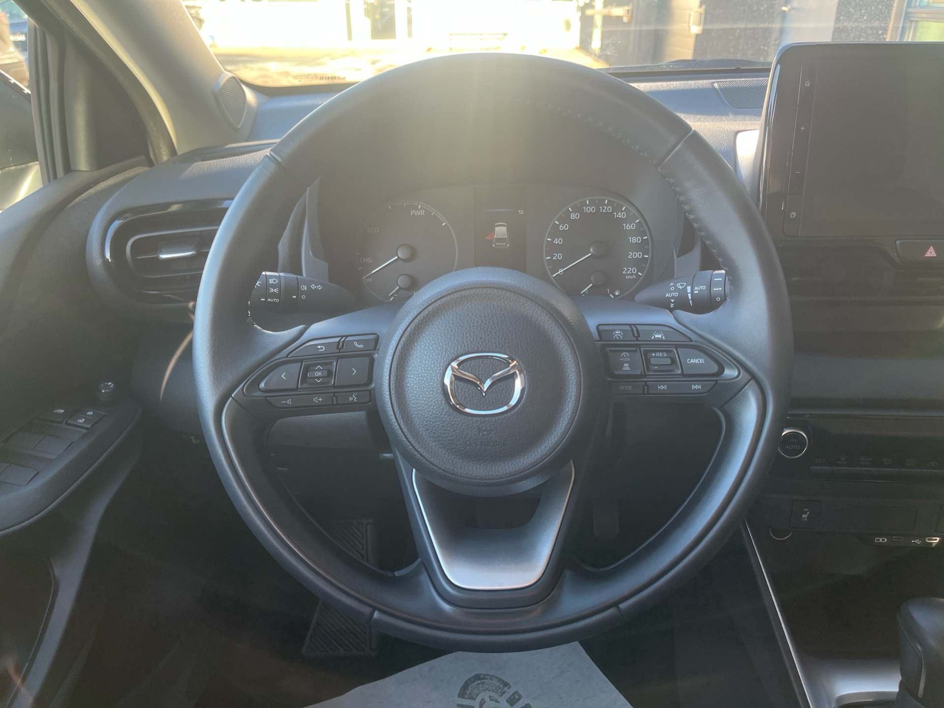 Billede af Mazda 2 1,5 VVT-I  Hybrid Centre-Line CVT 116HK 5d Trinl. Gear