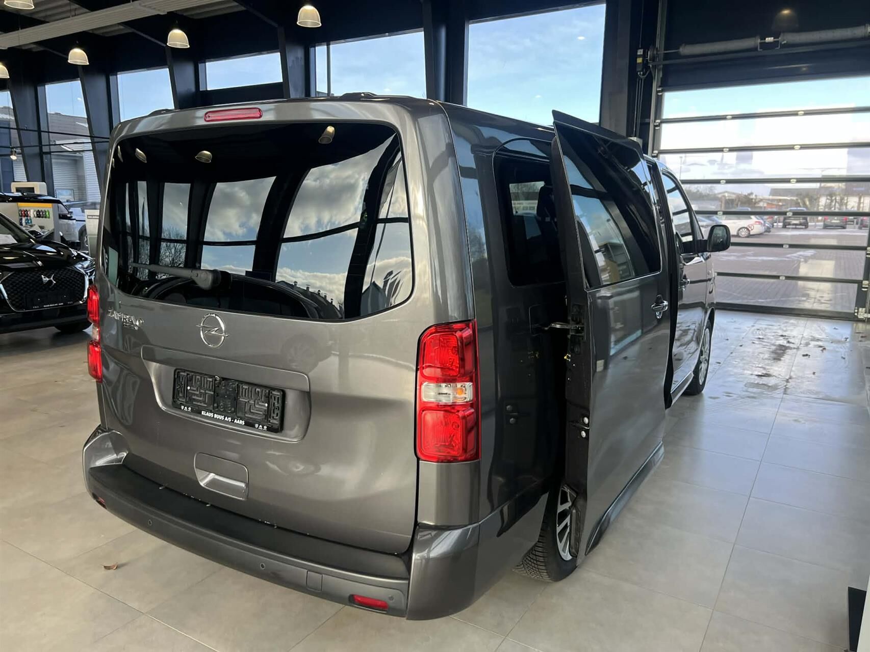 Billede af Opel Zafira-e Life L3 EL Shuttle 136HK Aut.