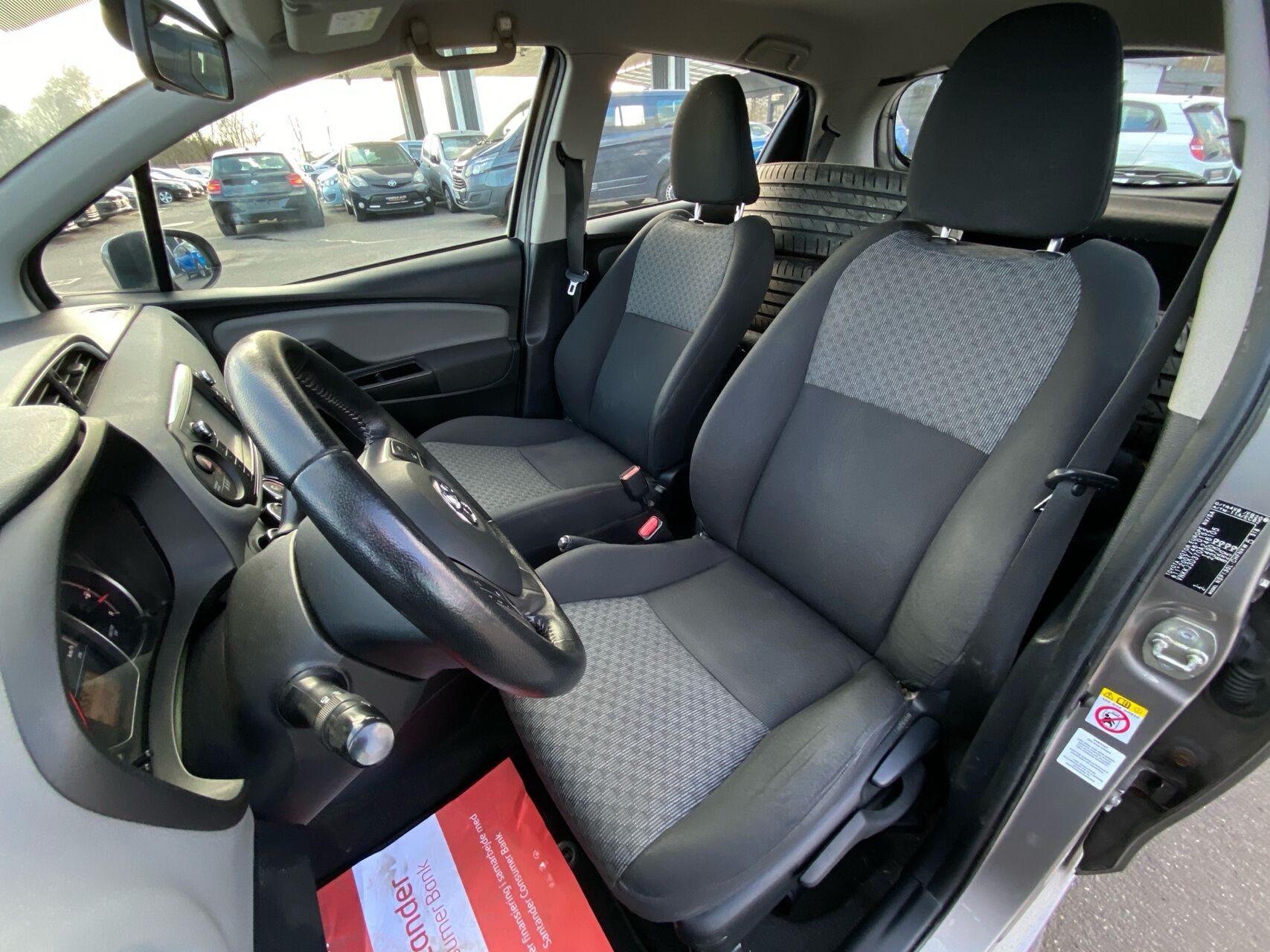 Billede af Toyota Yaris 1,3 VVT-I T2 100HK 5d 6g