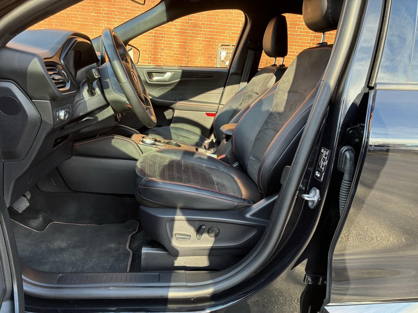 Billede af Ford Kuga 2,5 Plugin-hybrid ST-Line X CVT 225HK 5d Trinl. Gear