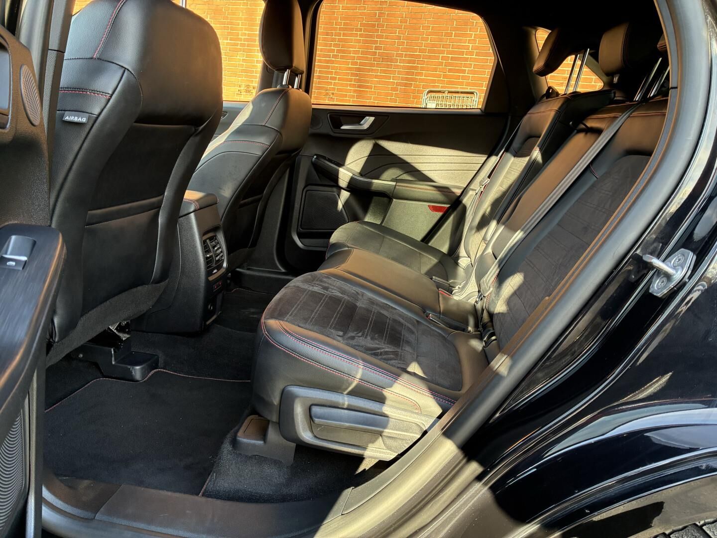 Billede af Ford Kuga 2,5 Plugin-hybrid ST-Line X CVT 225HK 5d Trinl. Gear