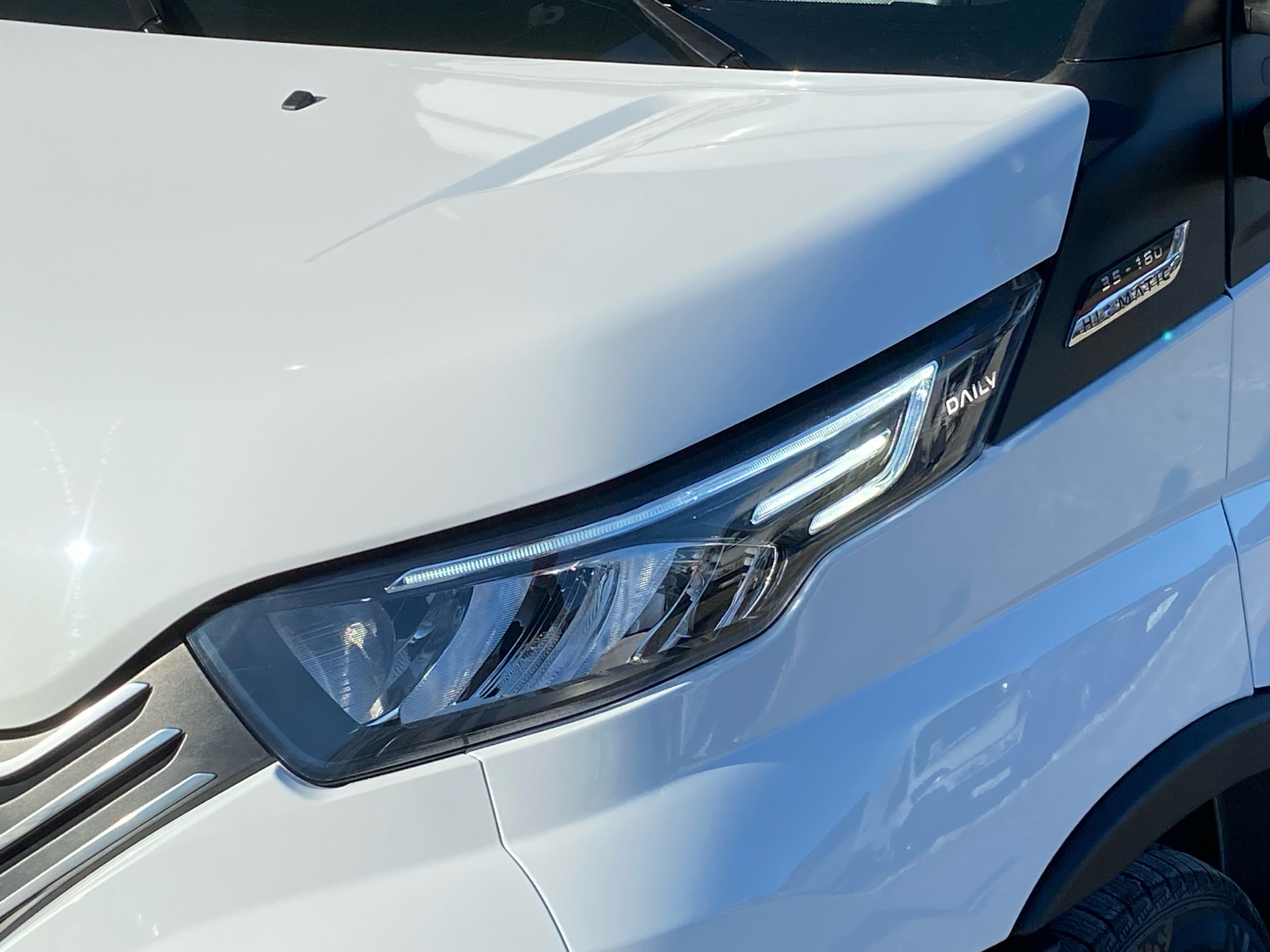 Billede af Iveco Daily 35S18 4100mm 3,0 D 180HK Ladv./Chas. 8g Aut.