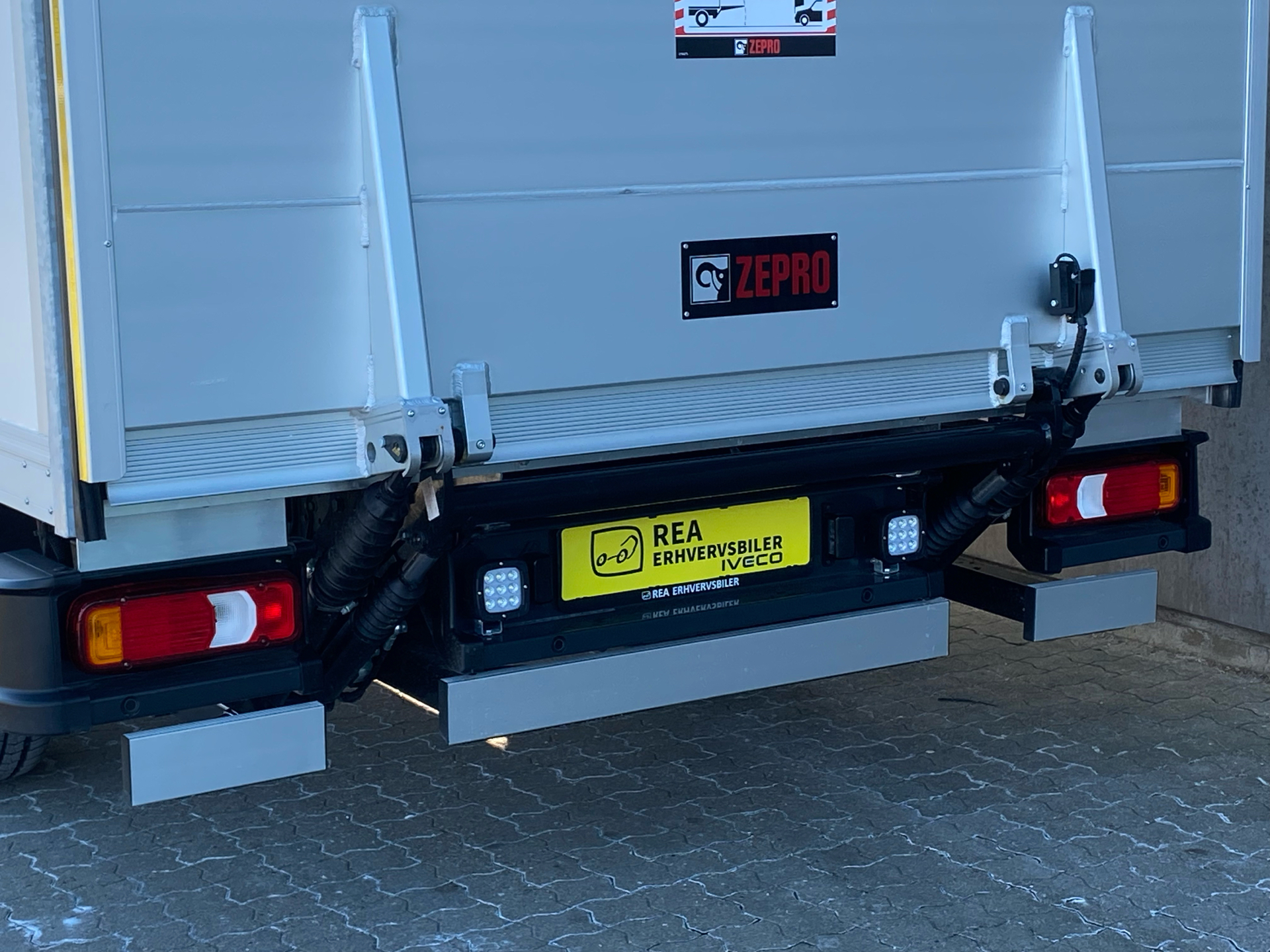 Billede af Iveco Daily 35S18 4100mm 3,0 D 180HK Ladv./Chas. 8g Aut.