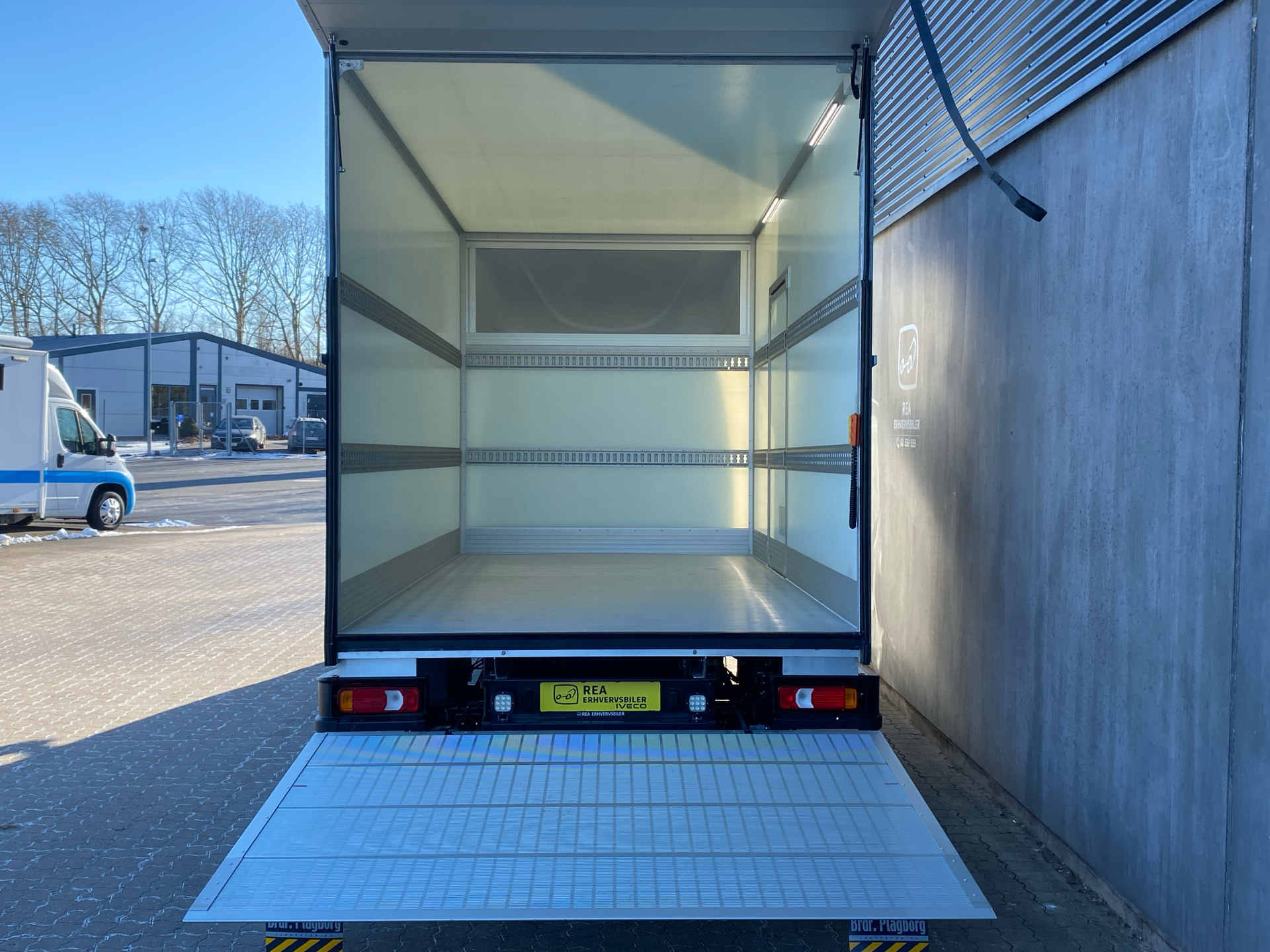 Billede af Iveco Daily 35S18 4100mm 3,0 D 180HK Ladv./Chas. 8g Aut.