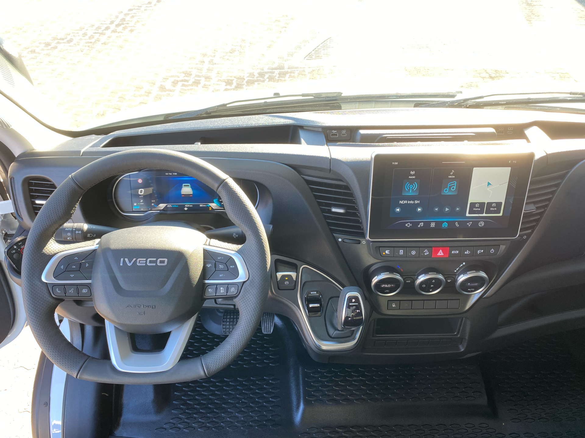 Billede af Iveco Daily 35S18 4100mm 3,0 D 180HK Ladv./Chas. 8g Aut.