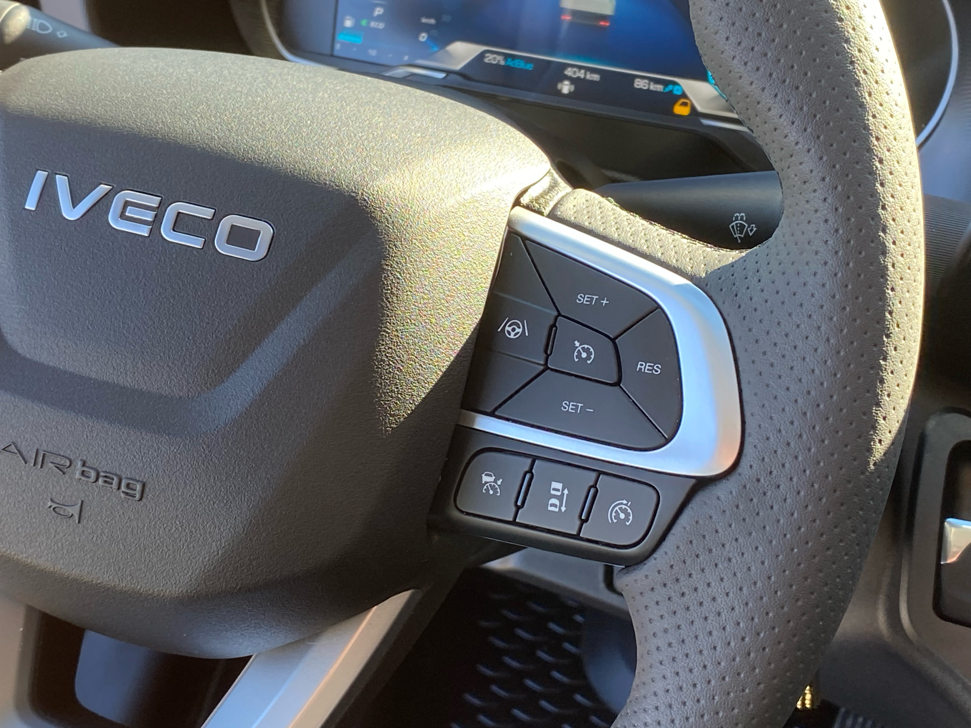 Billede af Iveco Daily 35S18 4100mm 3,0 D 180HK Ladv./Chas. 8g Aut.