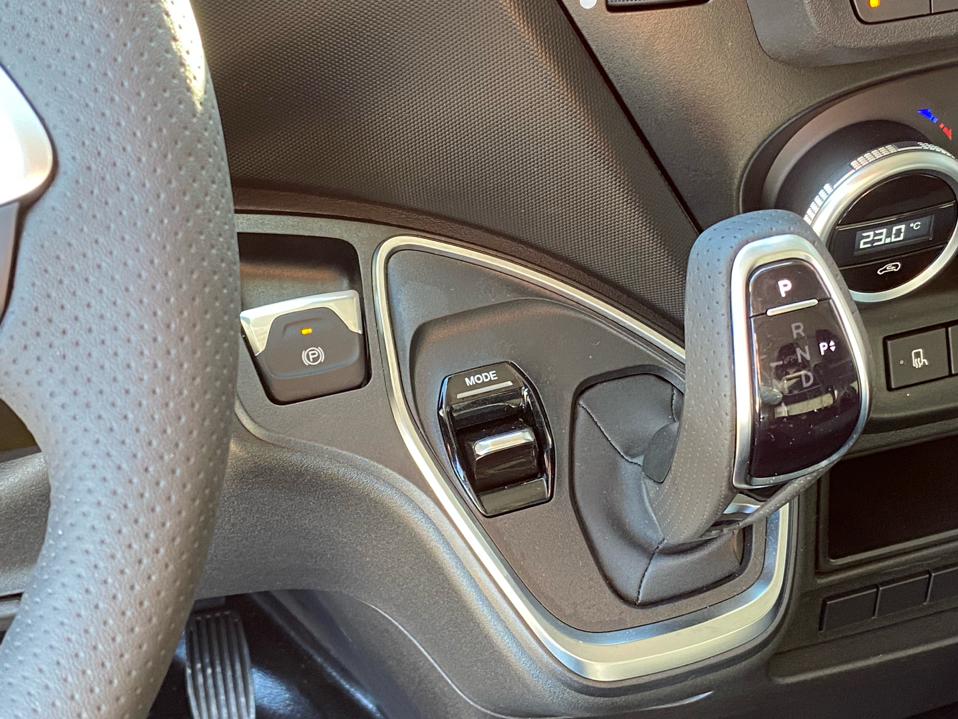 Billede af Iveco Daily 35S18 4100mm 3,0 D 180HK Ladv./Chas. 8g Aut.