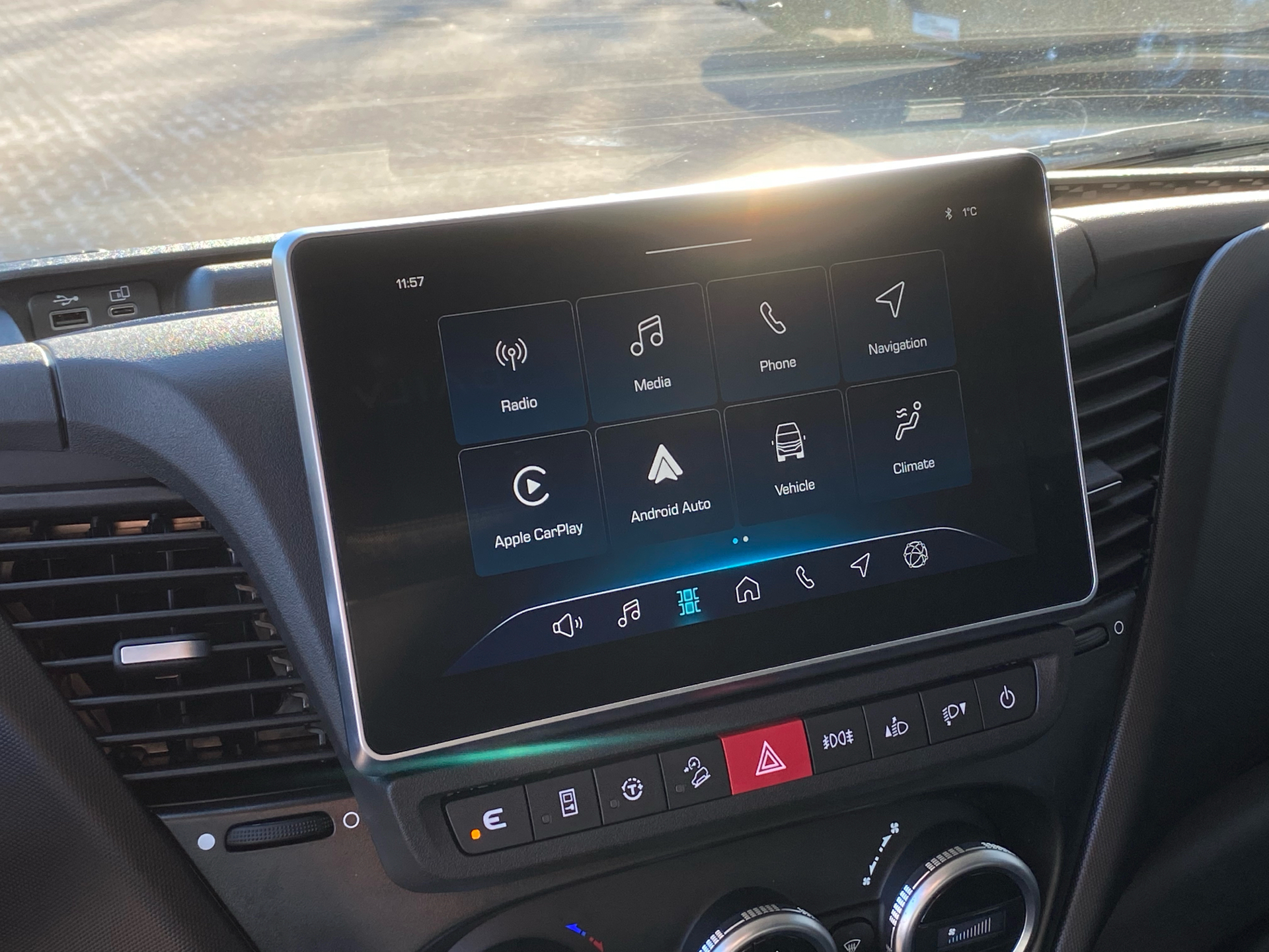 Billede af Iveco Daily 35S18 4100mm 3,0 D 180HK Ladv./Chas. 8g Aut.