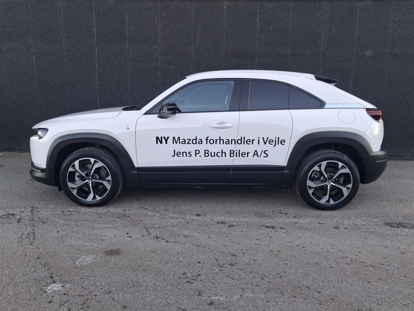 Billede af Mazda MX-30 0,8 e-Skyactiv R-EV  Plugin-hybrid Exclusive-Line 170HK 5d Trinl. Gear