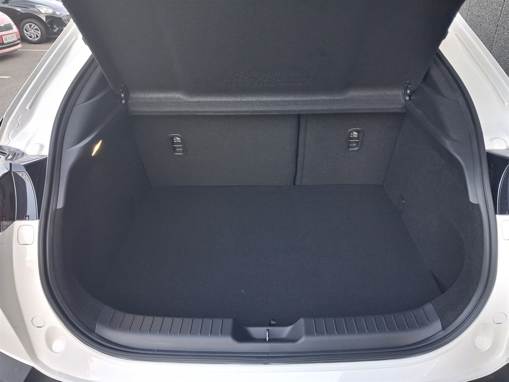 Billede af Mazda MX-30 0,8 e-Skyactiv R-EV  Plugin-hybrid Exclusive-Line 170HK 5d Trinl. Gear