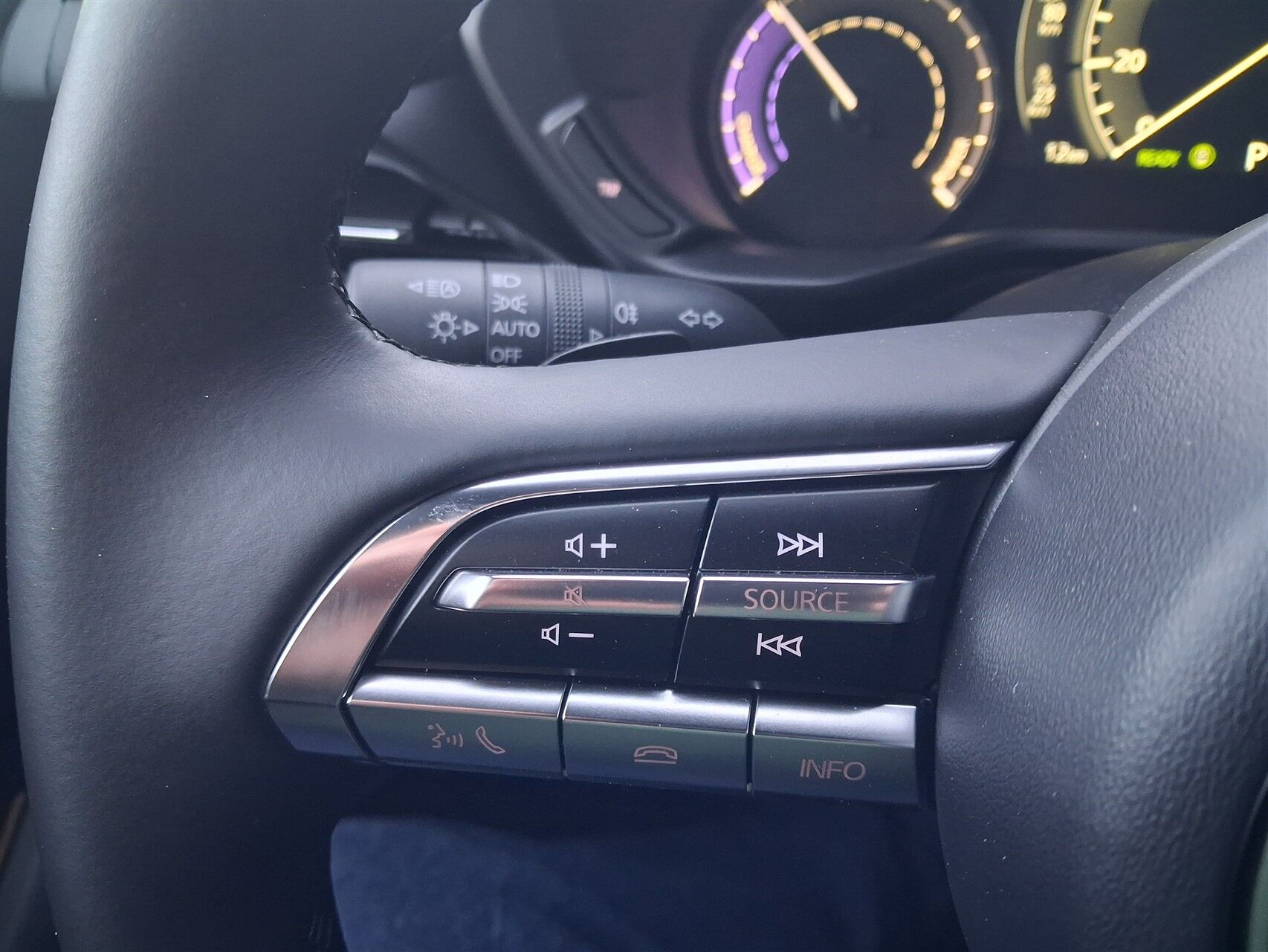 Billede af Mazda MX-30 0,8 e-Skyactiv R-EV  Plugin-hybrid Exclusive-Line 170HK 5d Trinl. Gear