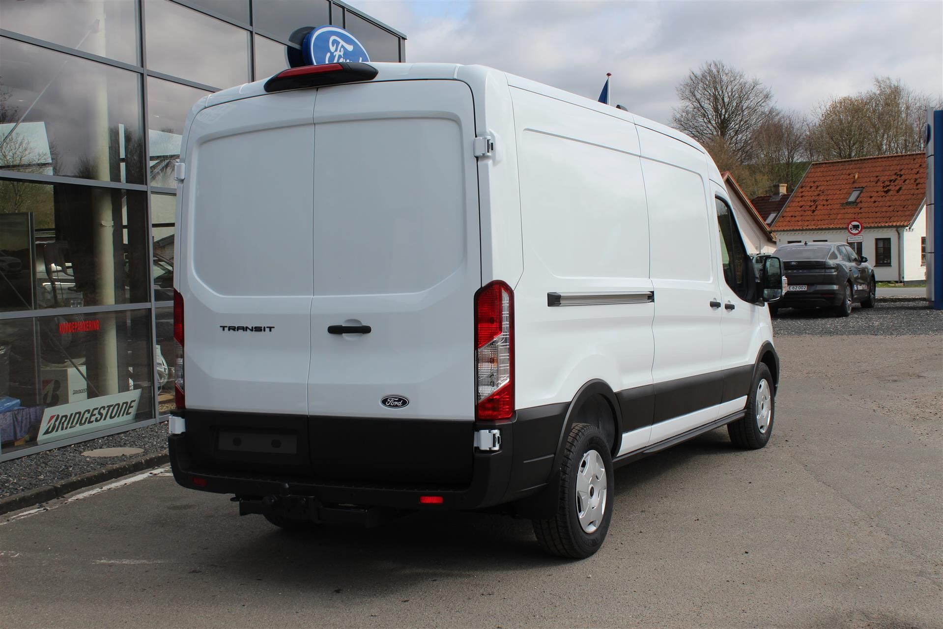 Billede af Ford Transit 350 L3H2 2,0 TDCi Trend 130HK Van 8g Aut.