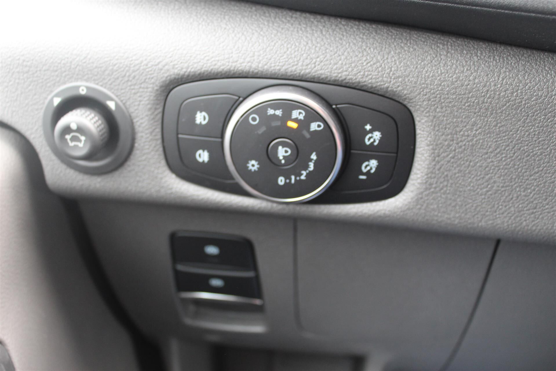 Billede af Ford Transit 350 L3H2 2,0 TDCi Trend 130HK Van 8g Aut.