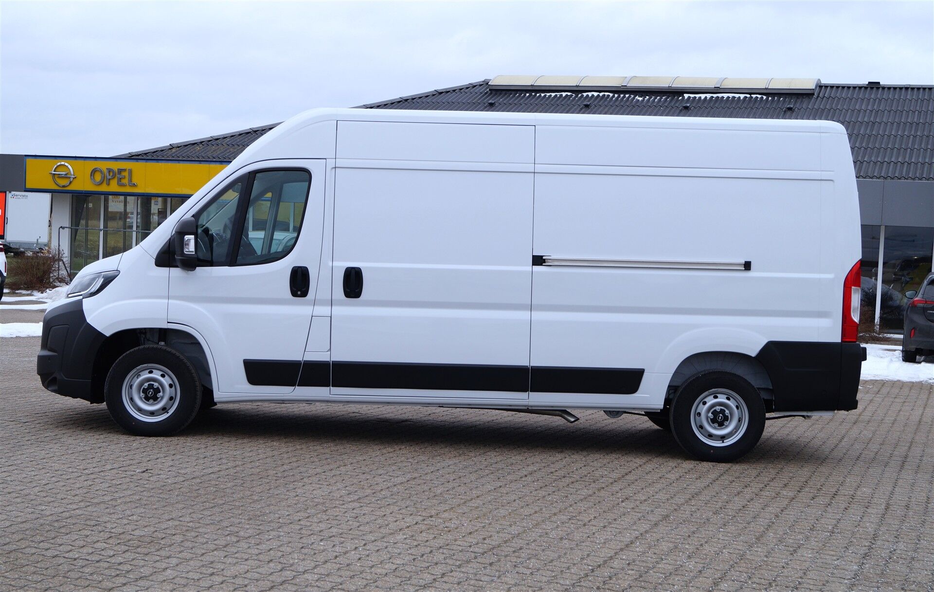 Billede af Opel Movano 33 L3H2 2,2 BlueHDi Enjoy+ 140HK Van 6g