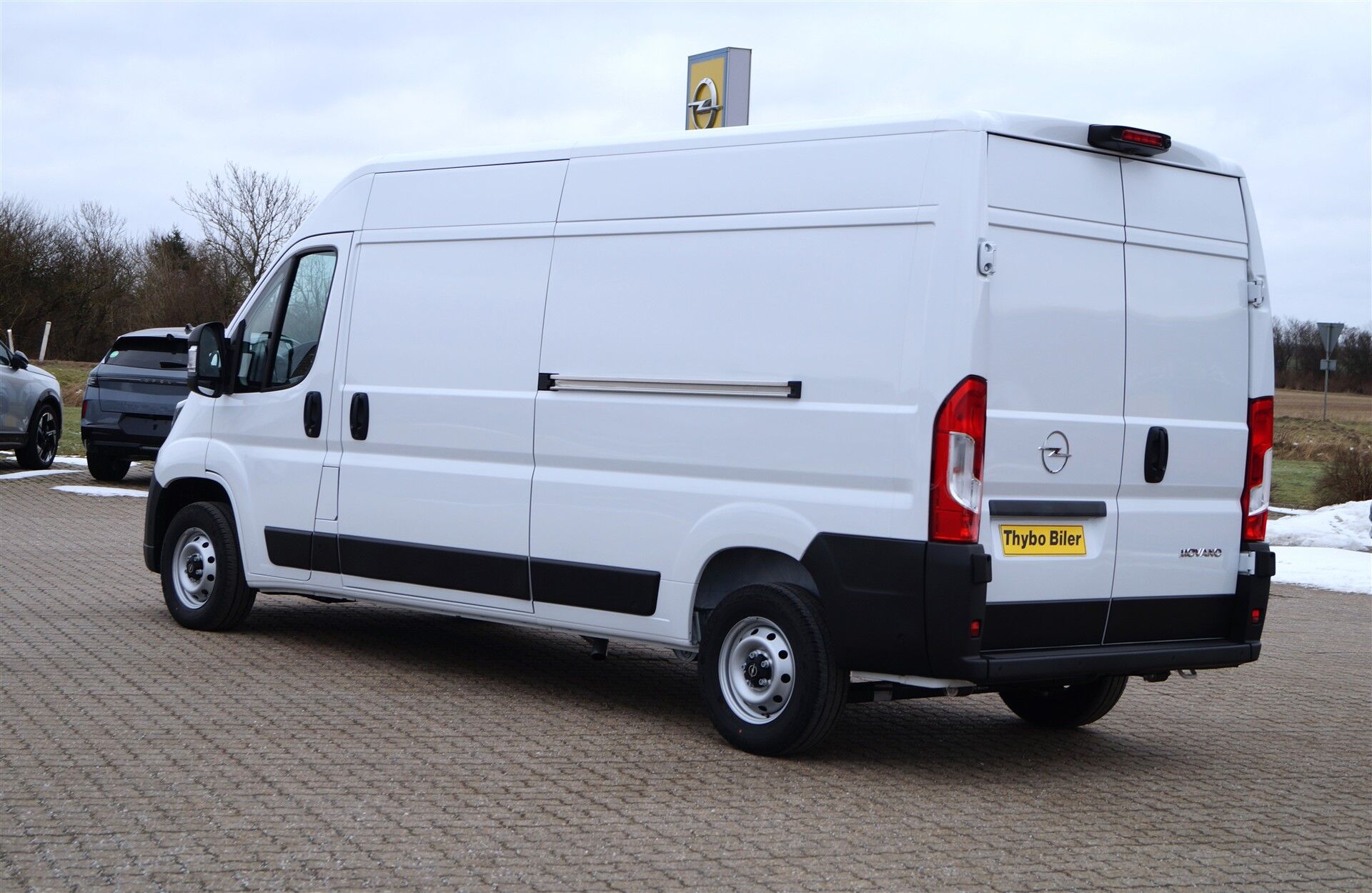 Billede af Opel Movano 33 L3H2 2,2 BlueHDi Enjoy+ 140HK Van 6g