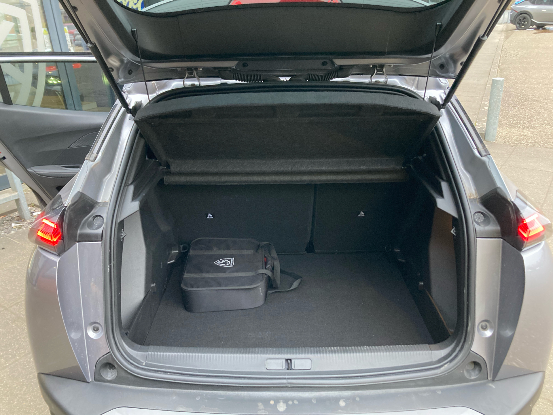 Billede af Peugeot e-2008 EL Allure 156HK 5d Aut.