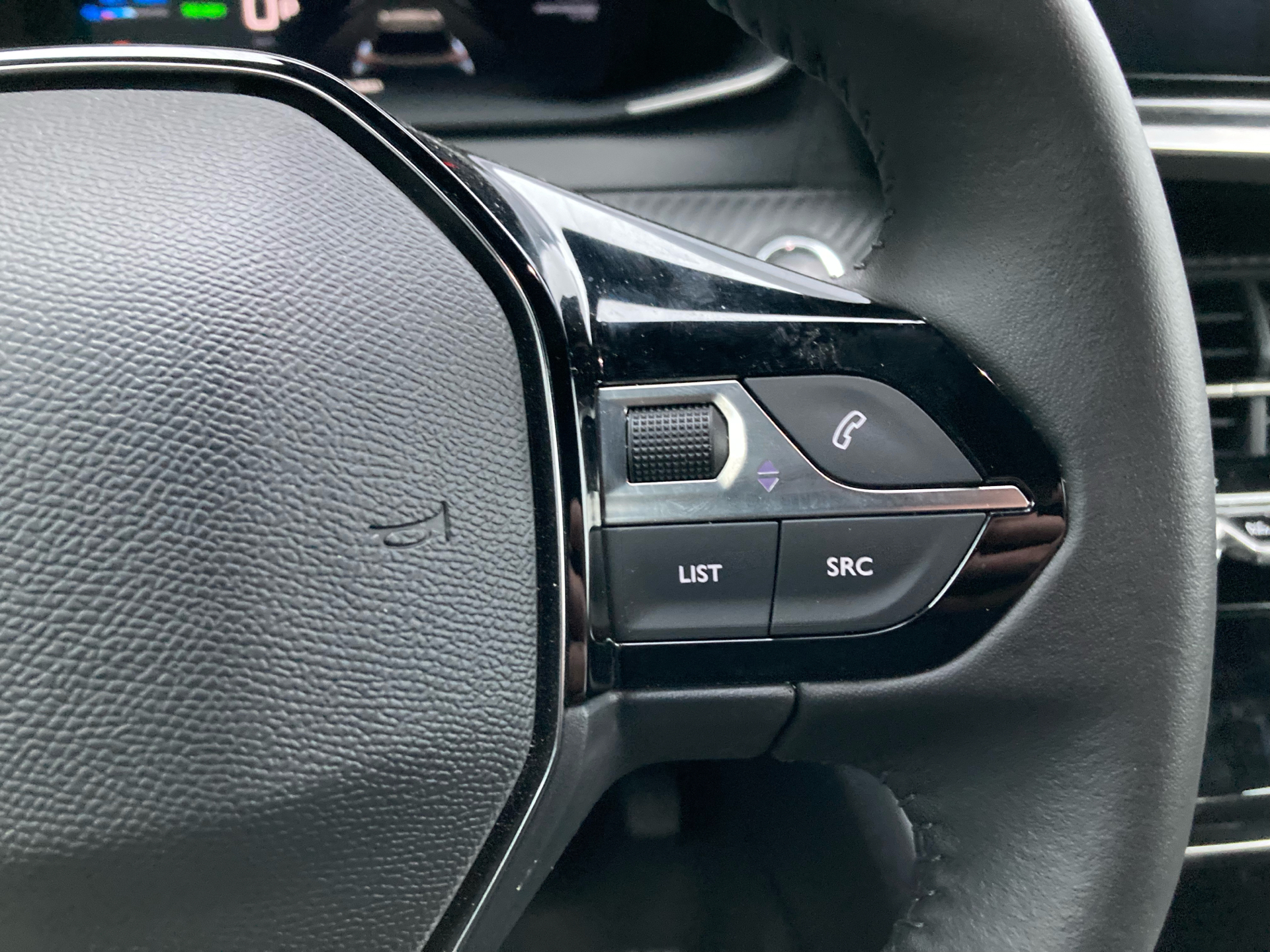 Billede af Peugeot e-2008 EL Allure 156HK 5d Aut.