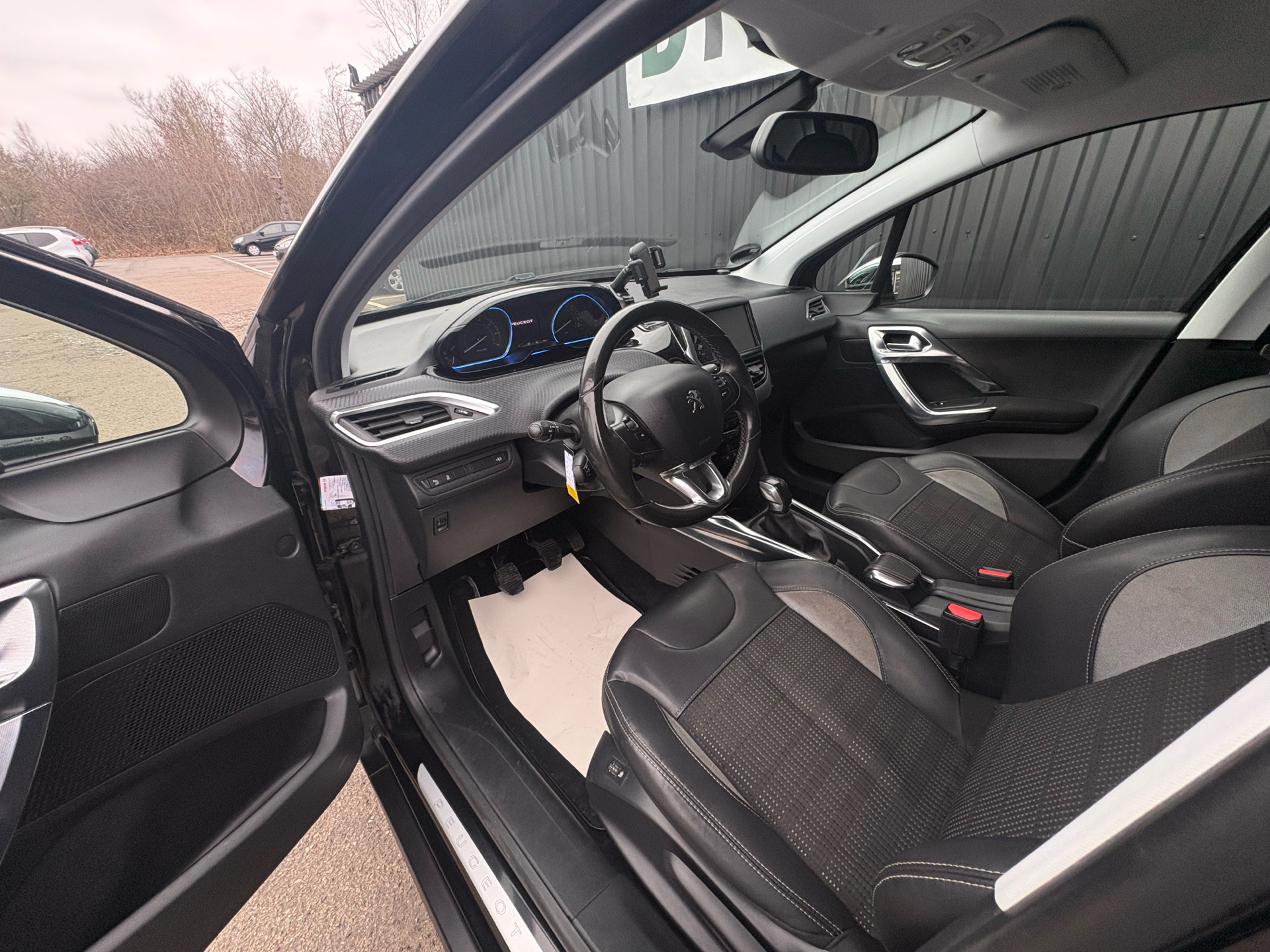 Billede af Peugeot 2008 1,2 VTi Allure 82HK