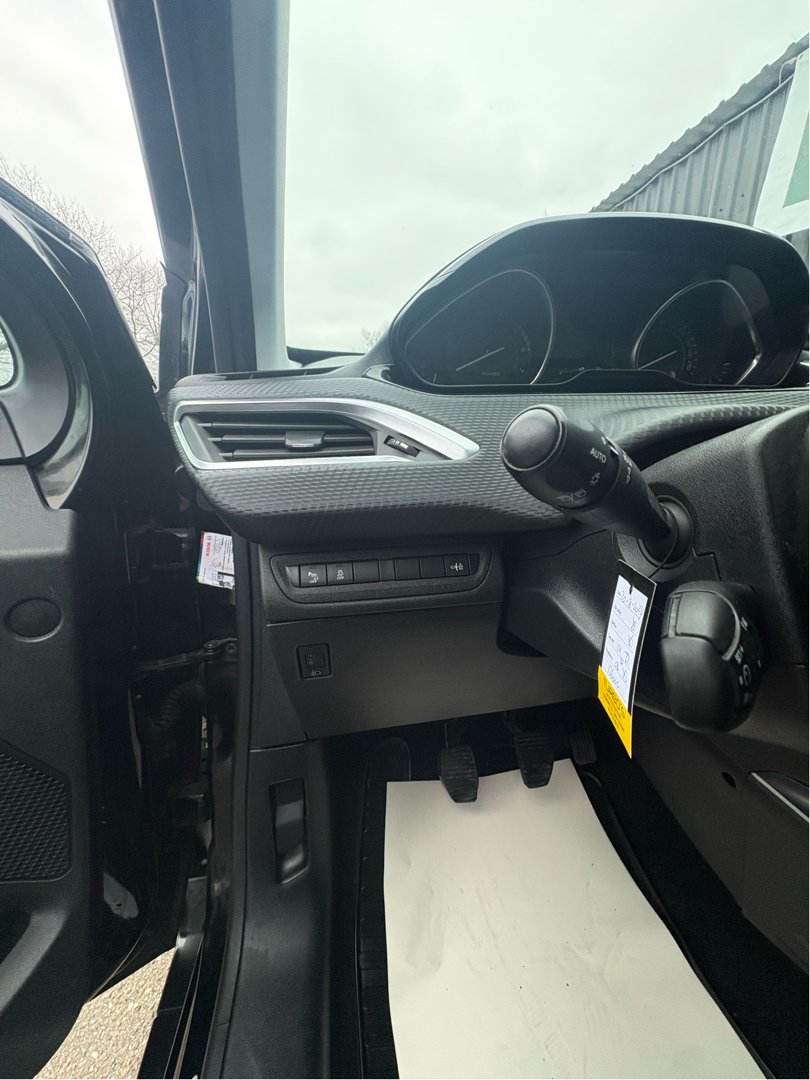 Billede af Peugeot 2008 1,2 VTi Allure 82HK