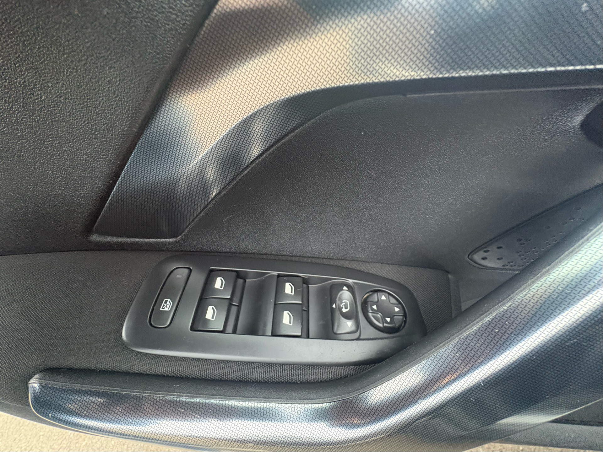 Billede af Peugeot 2008 1,2 VTi Allure 82HK