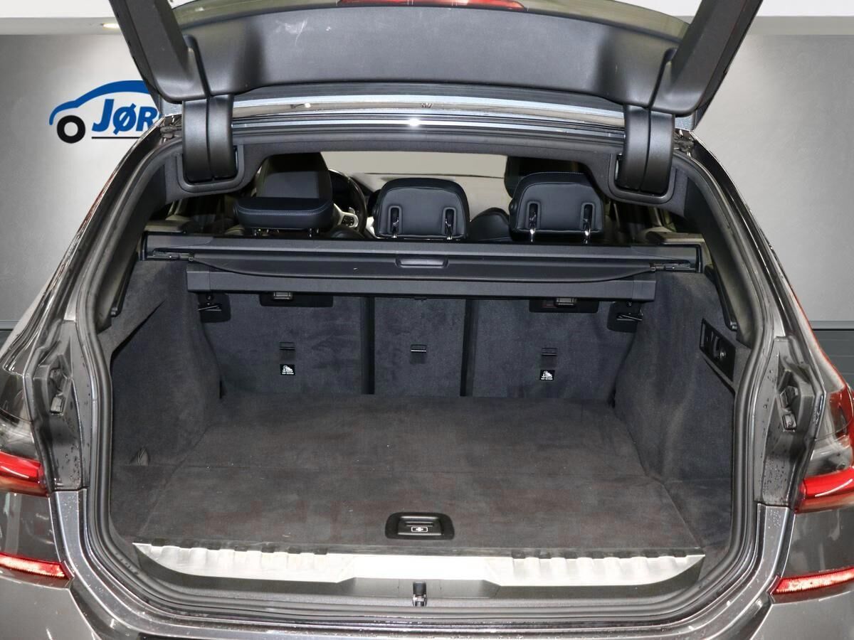 Billede af BMW 330e Touring 2,0 Plugin-hybrid M-Sport Steptronic 292HK Stc 8g Aut.