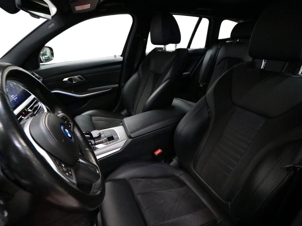 Billede af BMW 330e Touring 2,0 Plugin-hybrid M-Sport Steptronic 292HK Stc 8g Aut.