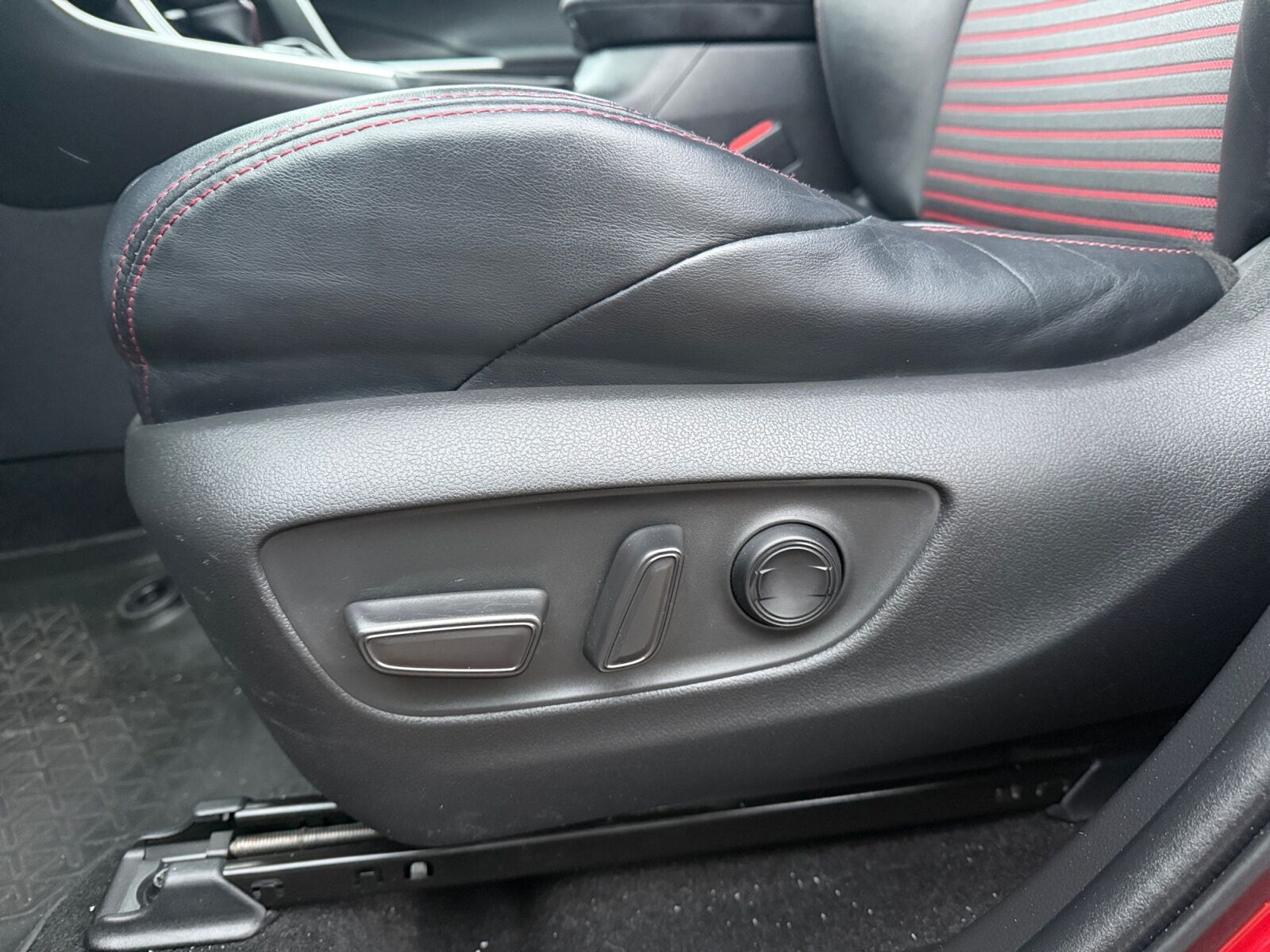 Billede af Toyota RAV4 Plug-in 2,5 Plugin-hybrid H3 Premium AWD 306HK 5d 6g Aut.