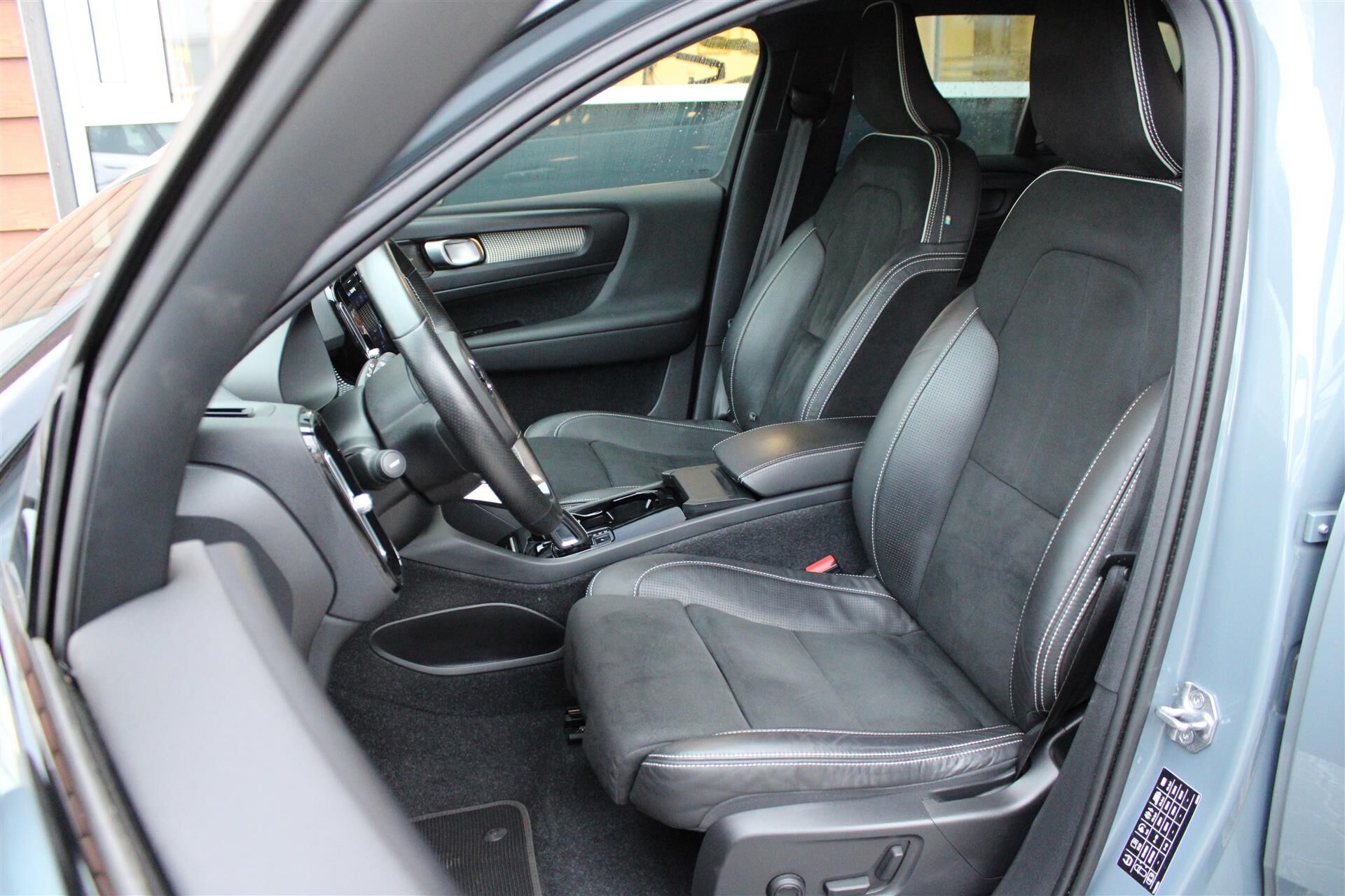 Billede af Volvo XC40 P8 Recharge Twin R-design AWD 408HK 5d Aut.