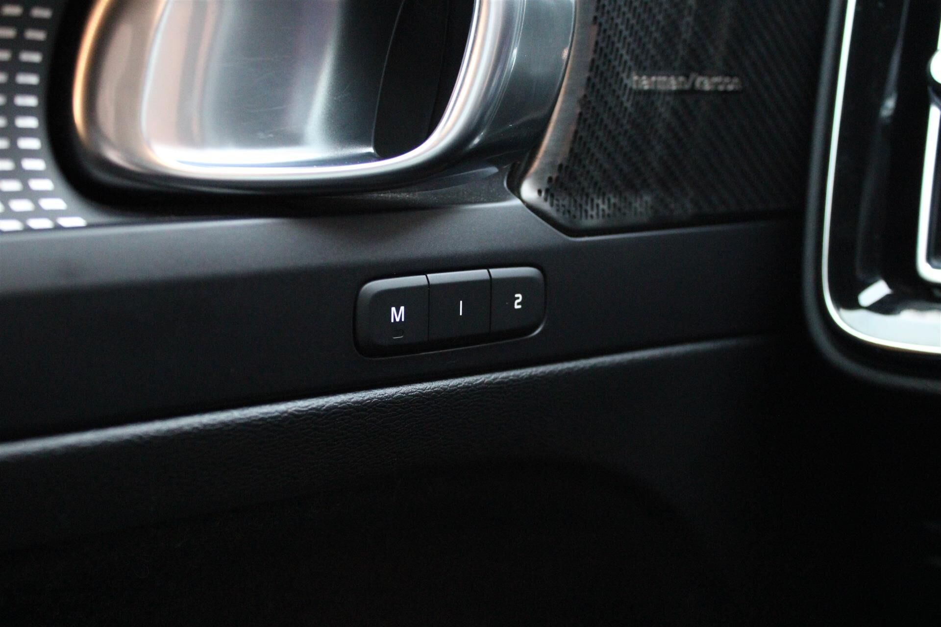 Billede af Volvo XC40 P8 Recharge Twin R-design AWD 408HK 5d Aut.