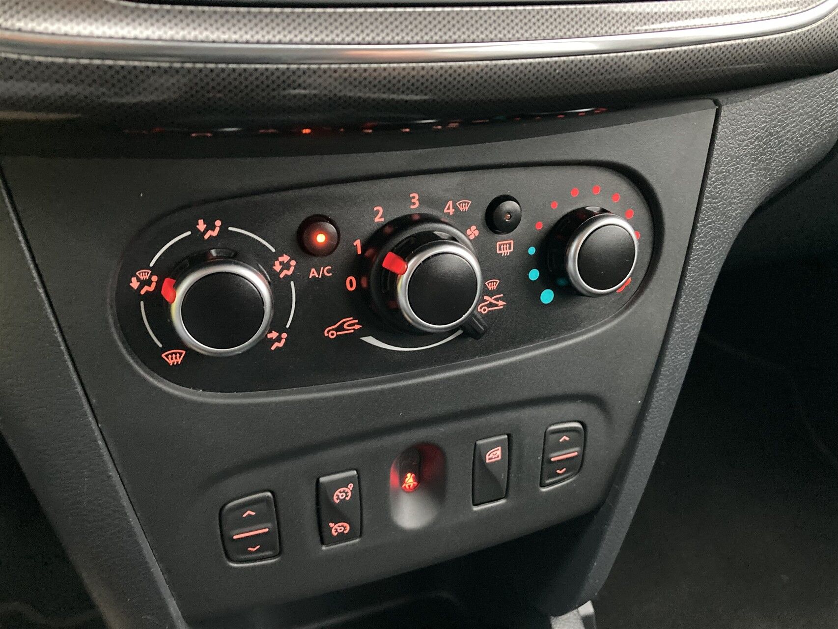 Billede af Dacia Sandero 1,5 Blue dCi Techroad Start/Stop 95HK 5d