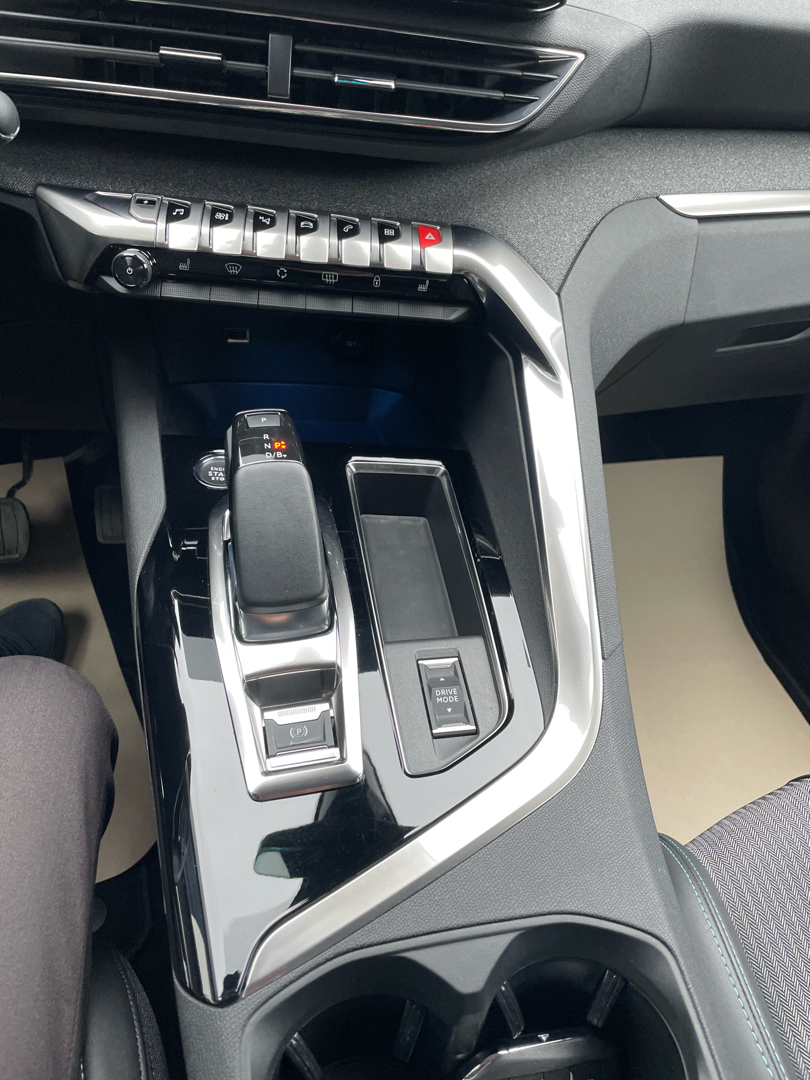 Billede af Peugeot 3008 1,6 PureTech  Plugin-hybrid Selection Sport EAT8 225HK 5d 8g Aut.