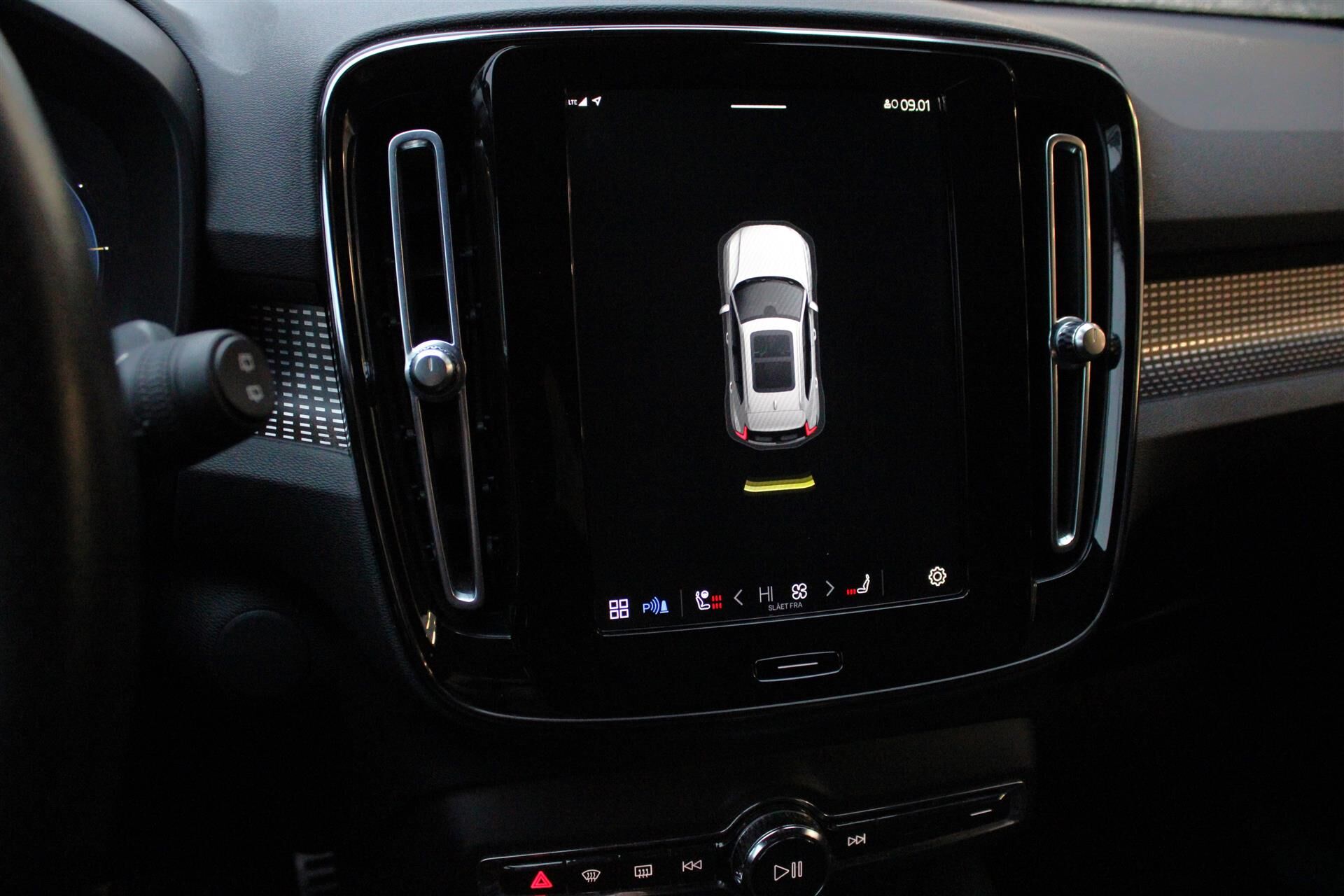 Billede af Volvo XC40 P8 Recharge Twin R-design AWD 408HK 5d Aut.