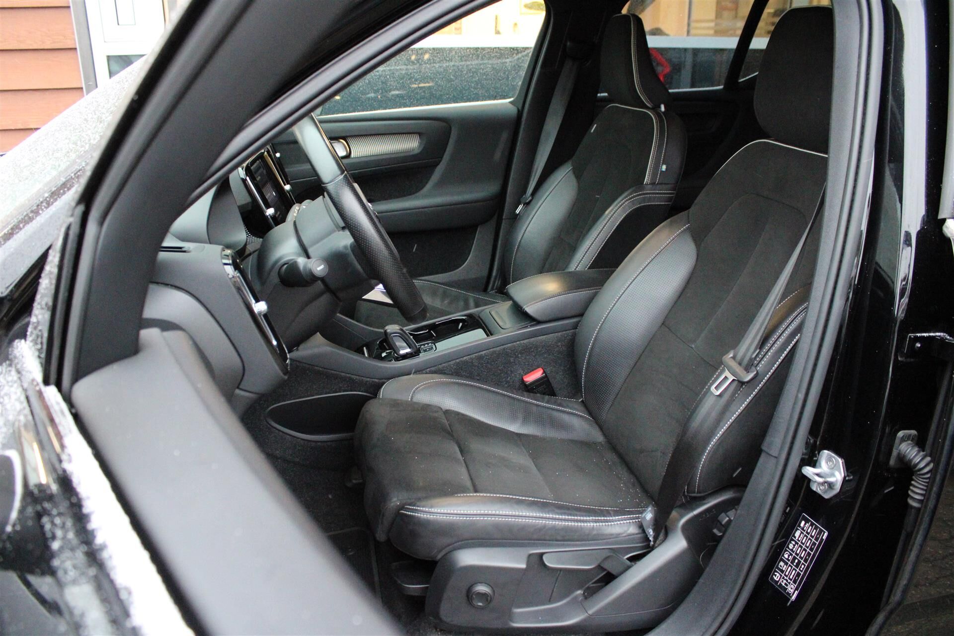 Billede af Volvo XC40 P8 Recharge Twin R-design AWD 408HK 5d Aut.