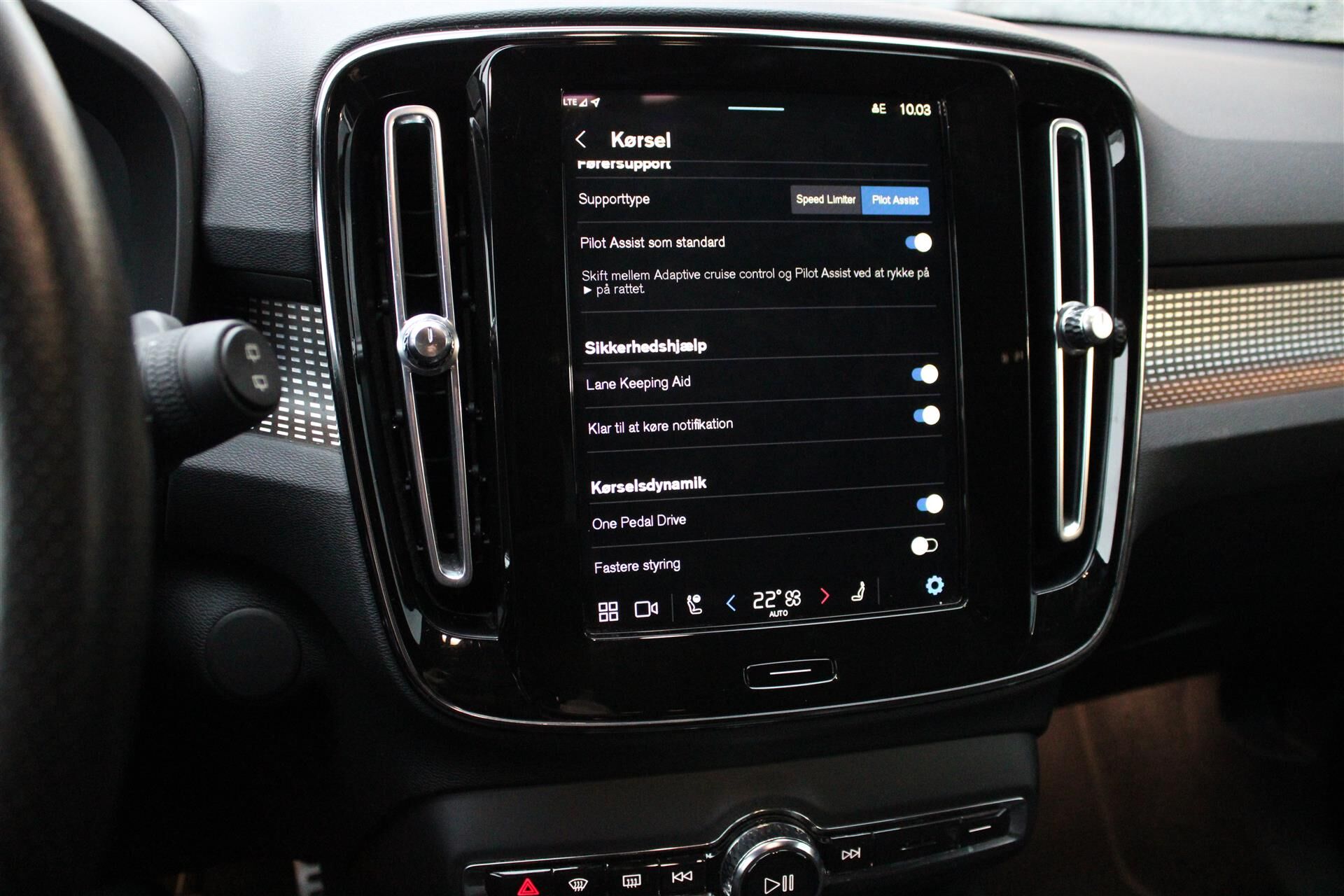 Billede af Volvo XC40 P8 Recharge Twin R-design AWD 408HK 5d Aut.