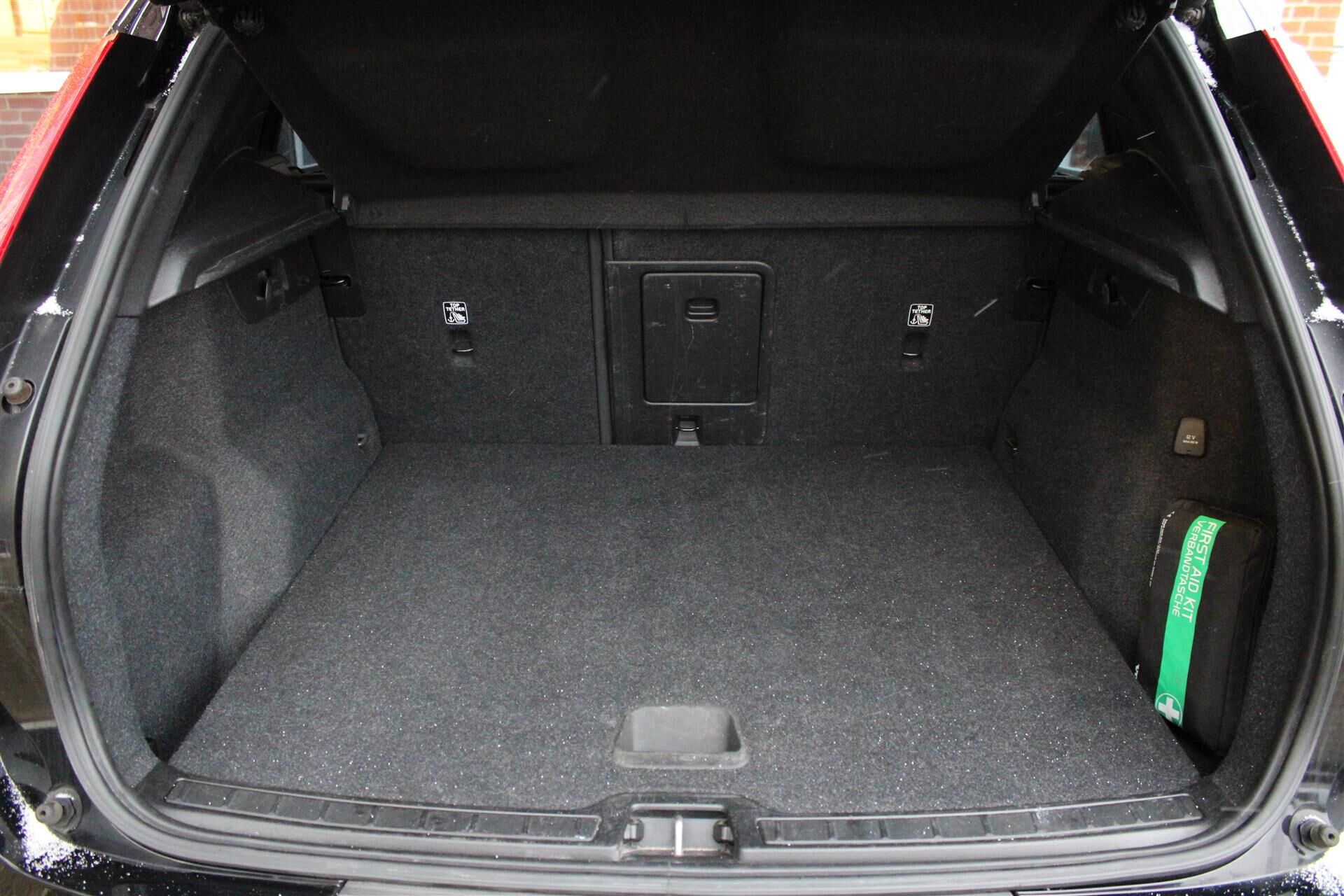 Billede af Volvo XC40 P8 Recharge Twin R-design AWD 408HK 5d Aut.