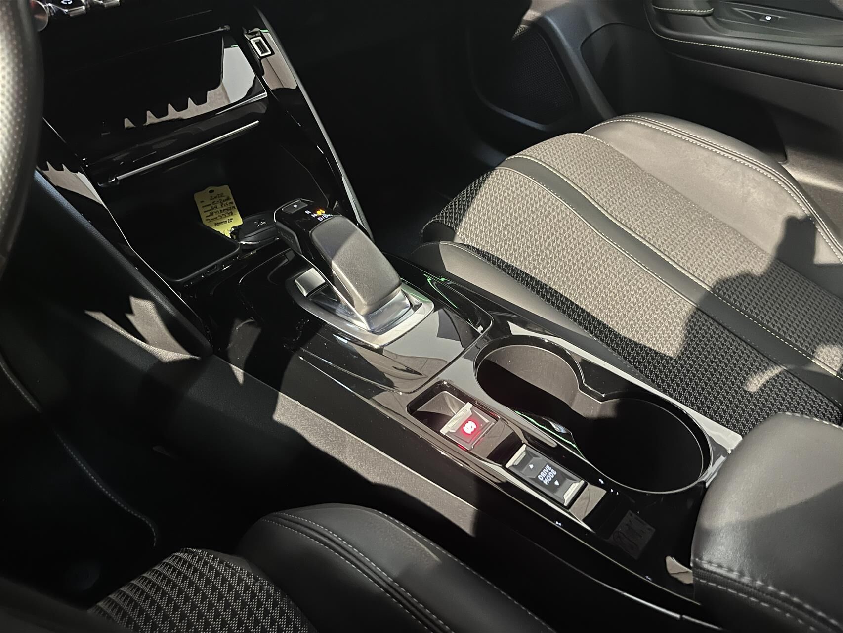 Billede af Peugeot e-2008 EL GT Prime+ 136HK 5d Aut.