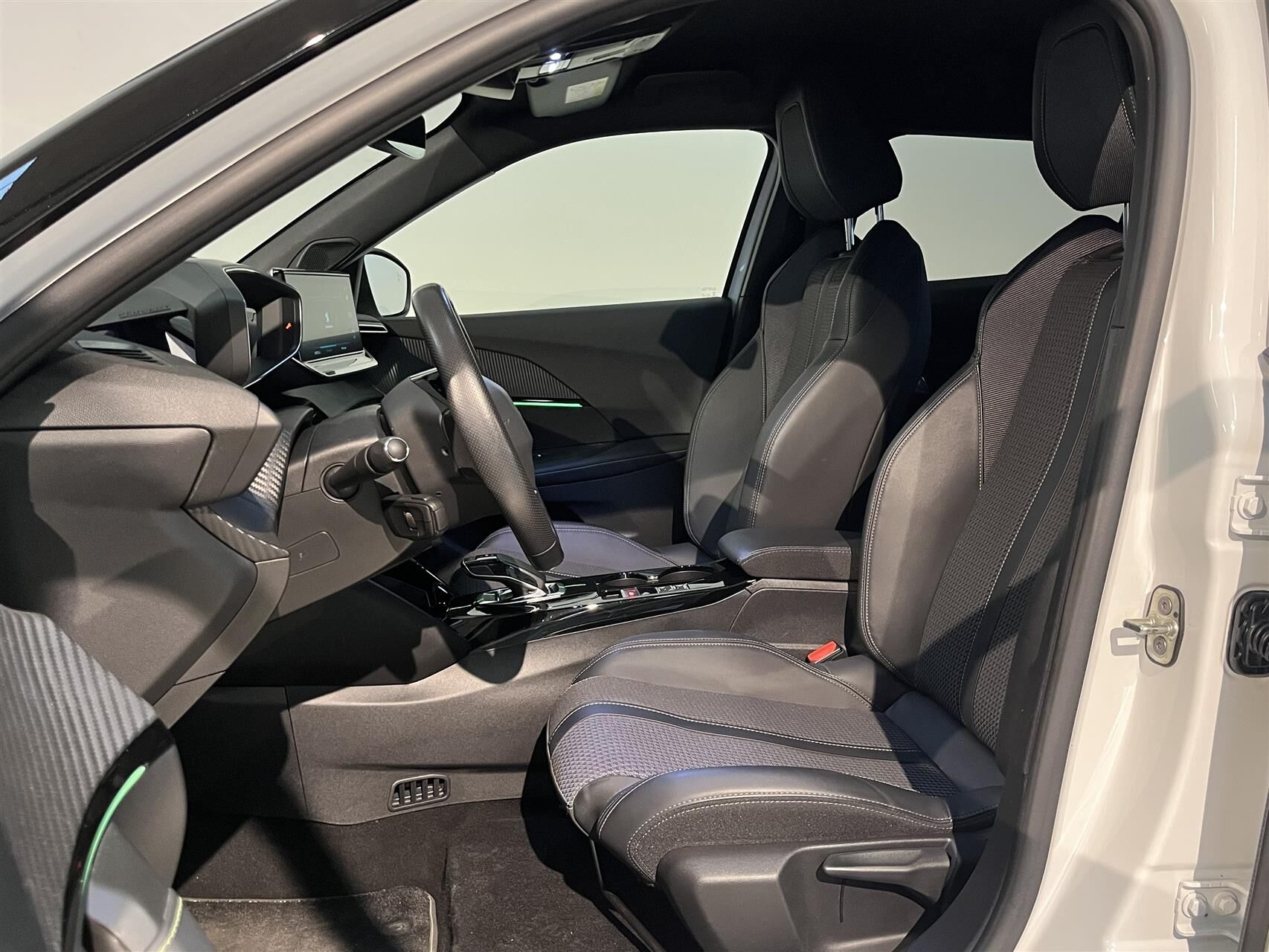 Billede af Peugeot e-2008 EL GT Prime+ 136HK 5d Aut.