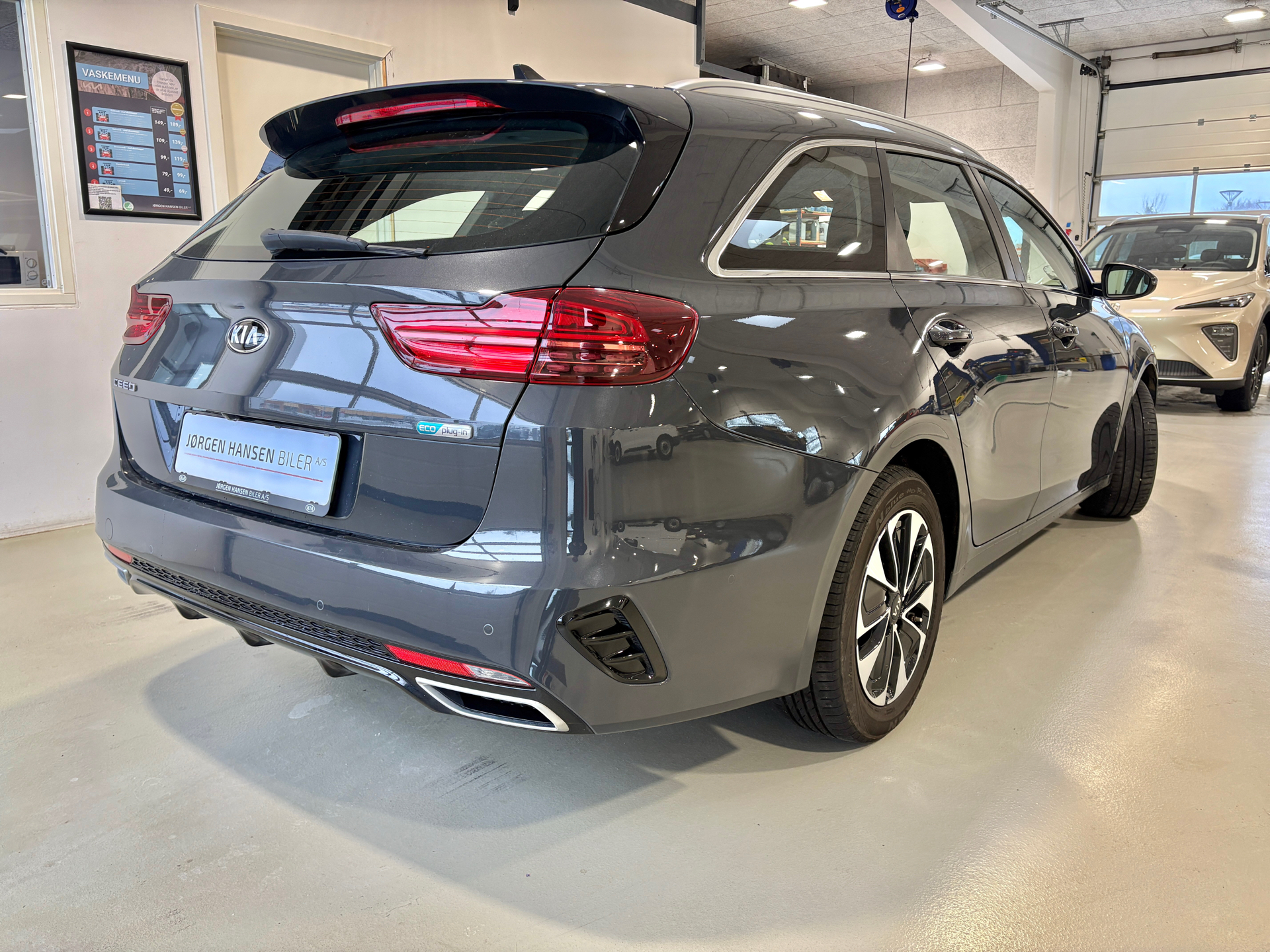 Billede af Kia Ceed SW 1,6 GDI PHEV  Plugin-hybrid Plus DCT 141HK Stc 6g Aut.