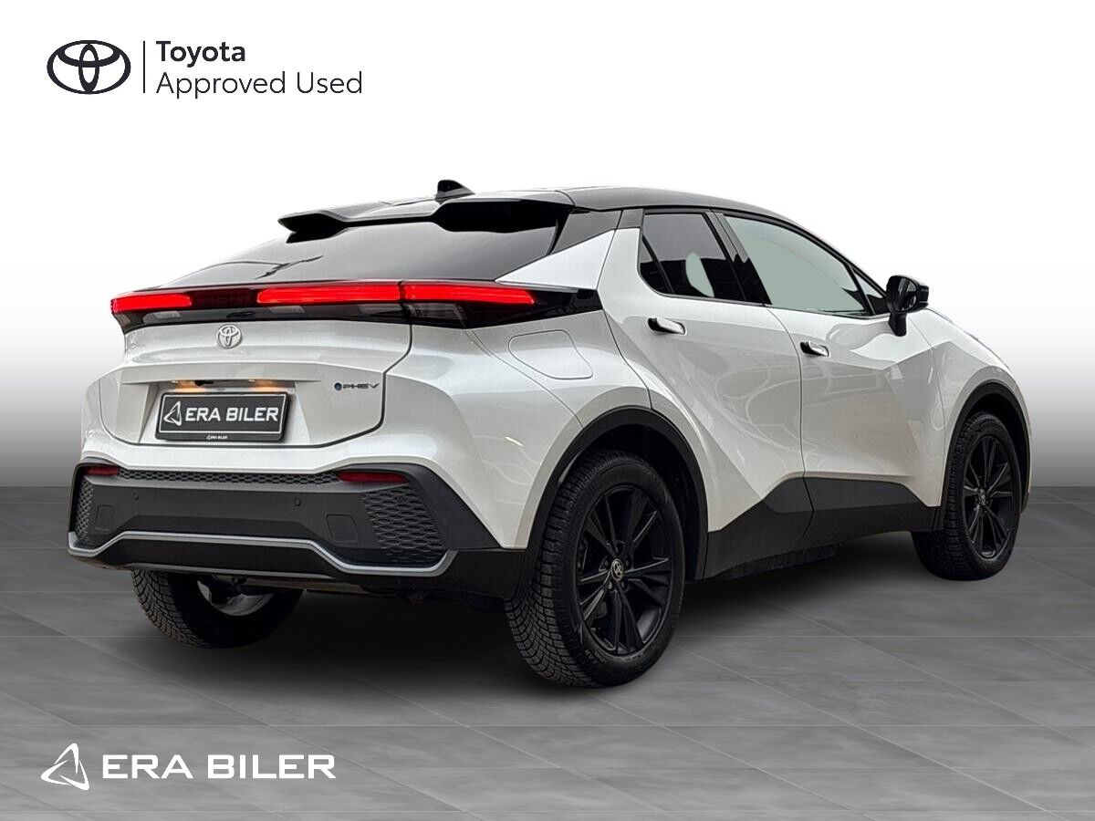 Billede af Toyota C-HR 2,0 Plugin-hybrid Style Smart Bi-tone E-CVT 223HK 5d Trinl. Gear