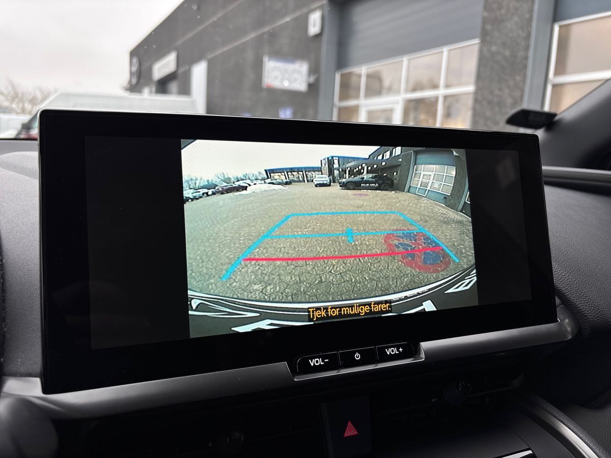 Billede af Toyota C-HR 2,0 Plugin-hybrid Style Smart Bi-tone E-CVT 223HK 5d Trinl. Gear