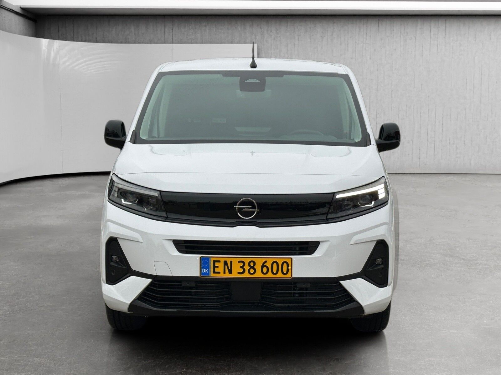 Billede af Opel Combo L2V2 1,5 BlueHDi Innovation+ EAT8 130HK Van 8g Aut.