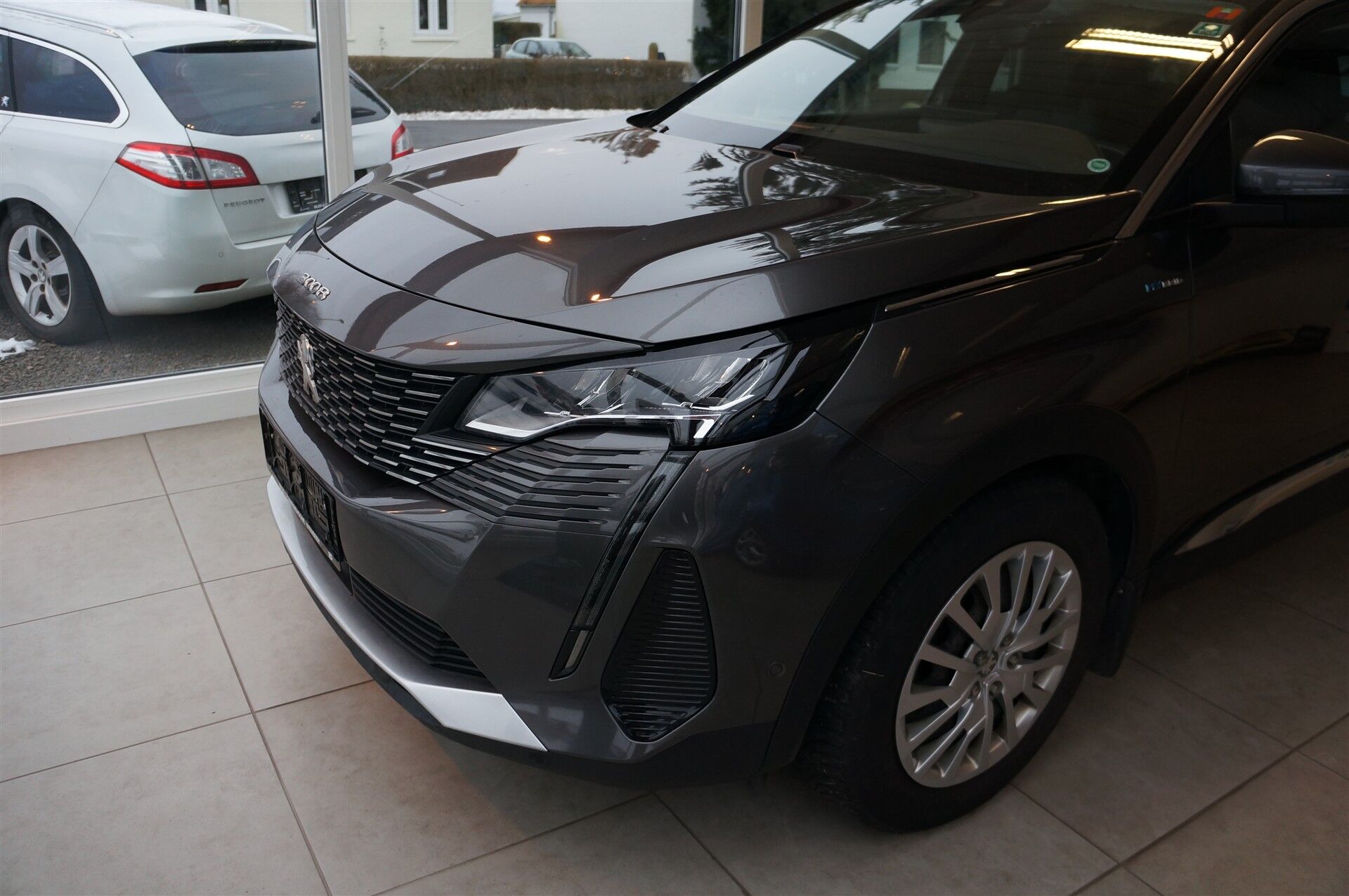 Billede af Peugeot 3008 1,6 PureTech  Plugin-hybrid Allure Pack EAT8 225HK 5d 8g Aut.