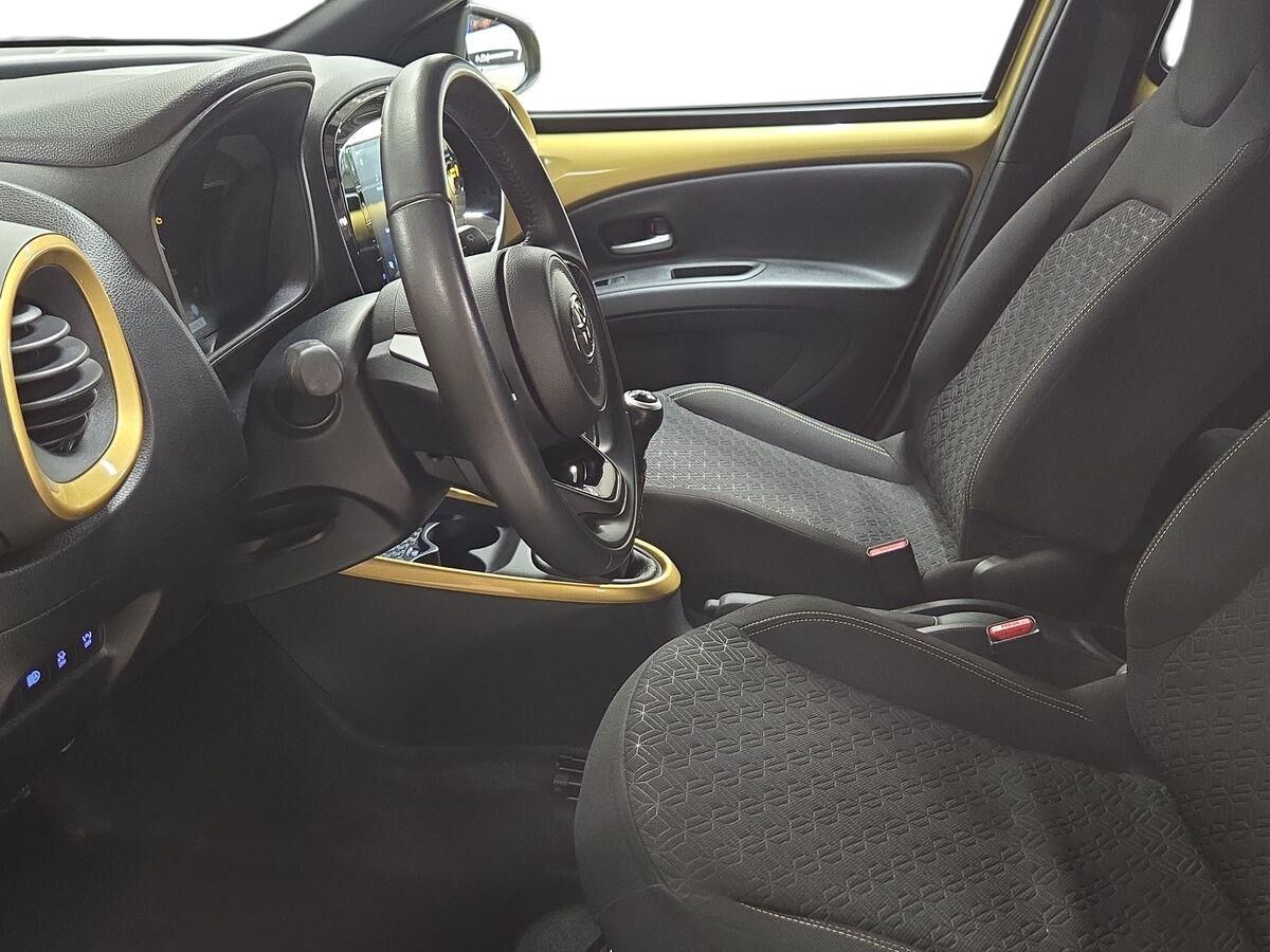 Billede af Toyota Aygo X 1,0 VVT-I Pulse Edition Design 72HK 5d