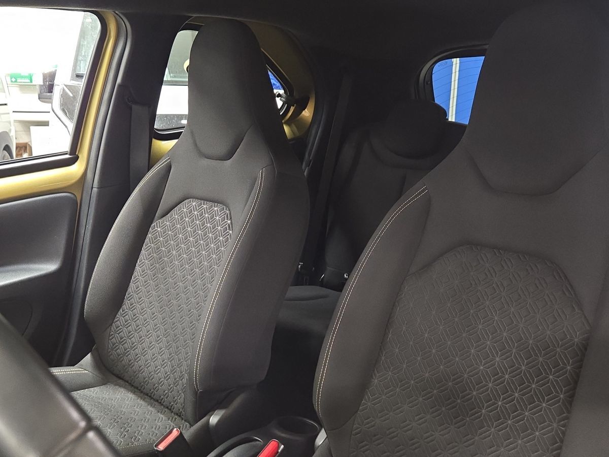 Billede af Toyota Aygo X 1,0 VVT-I Pulse Edition Design 72HK 5d