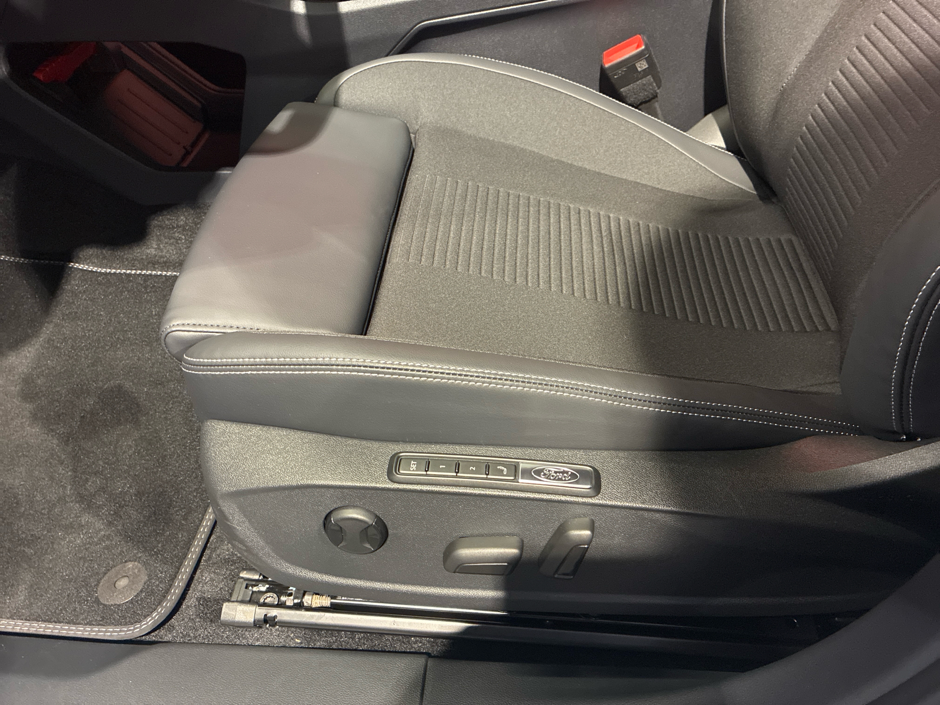 Billede af Ford Explorer EL UR Select RWD 286HK 5d Aut.