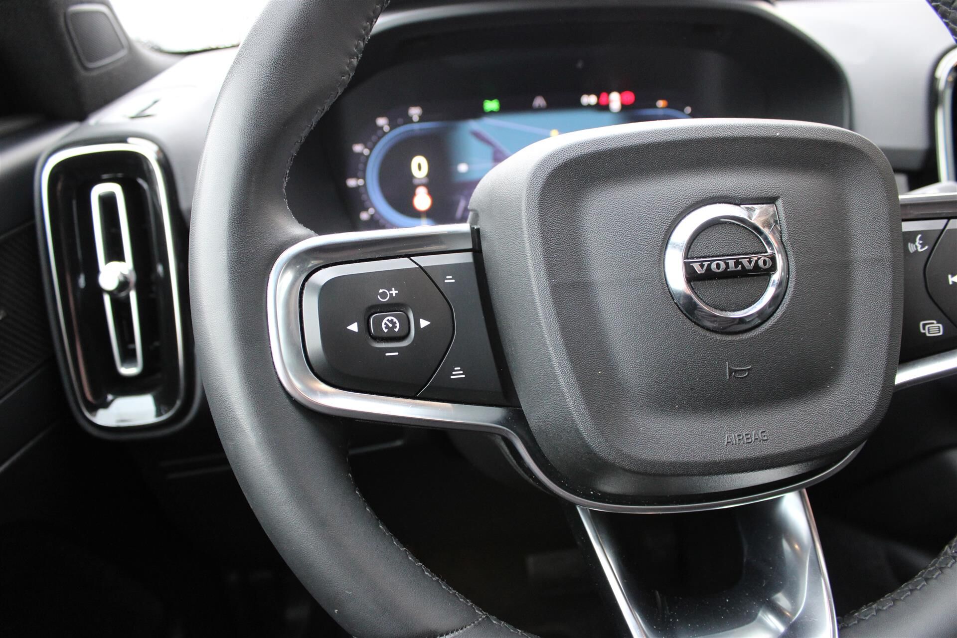 Billede af Volvo XC40 P8 Recharge Twin Ultimate AWD 408HK 5d Aut.