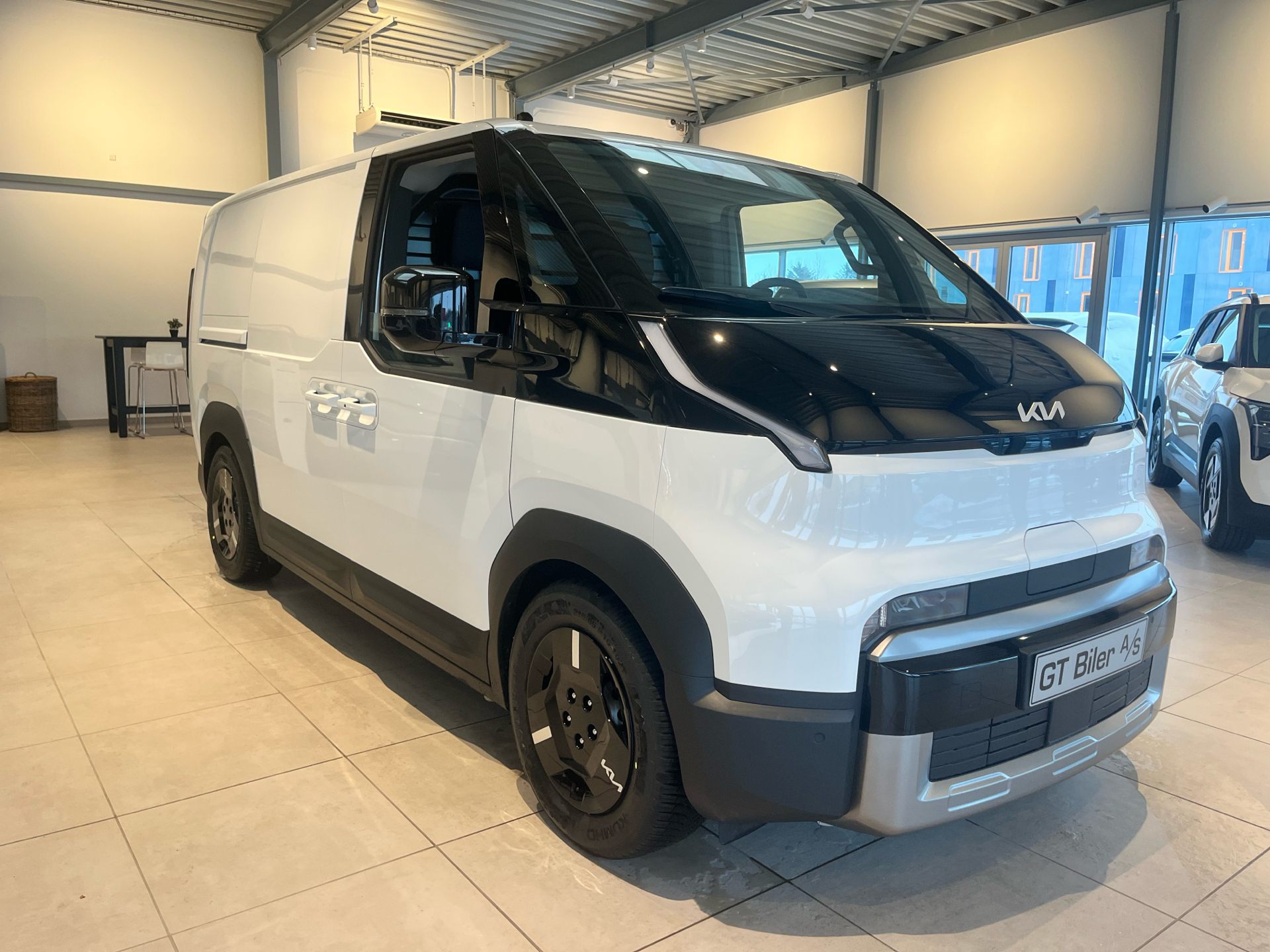 Billede af Kia PV5 Cargo L2H1 EL Long Range Work 163HK Van Aut.
