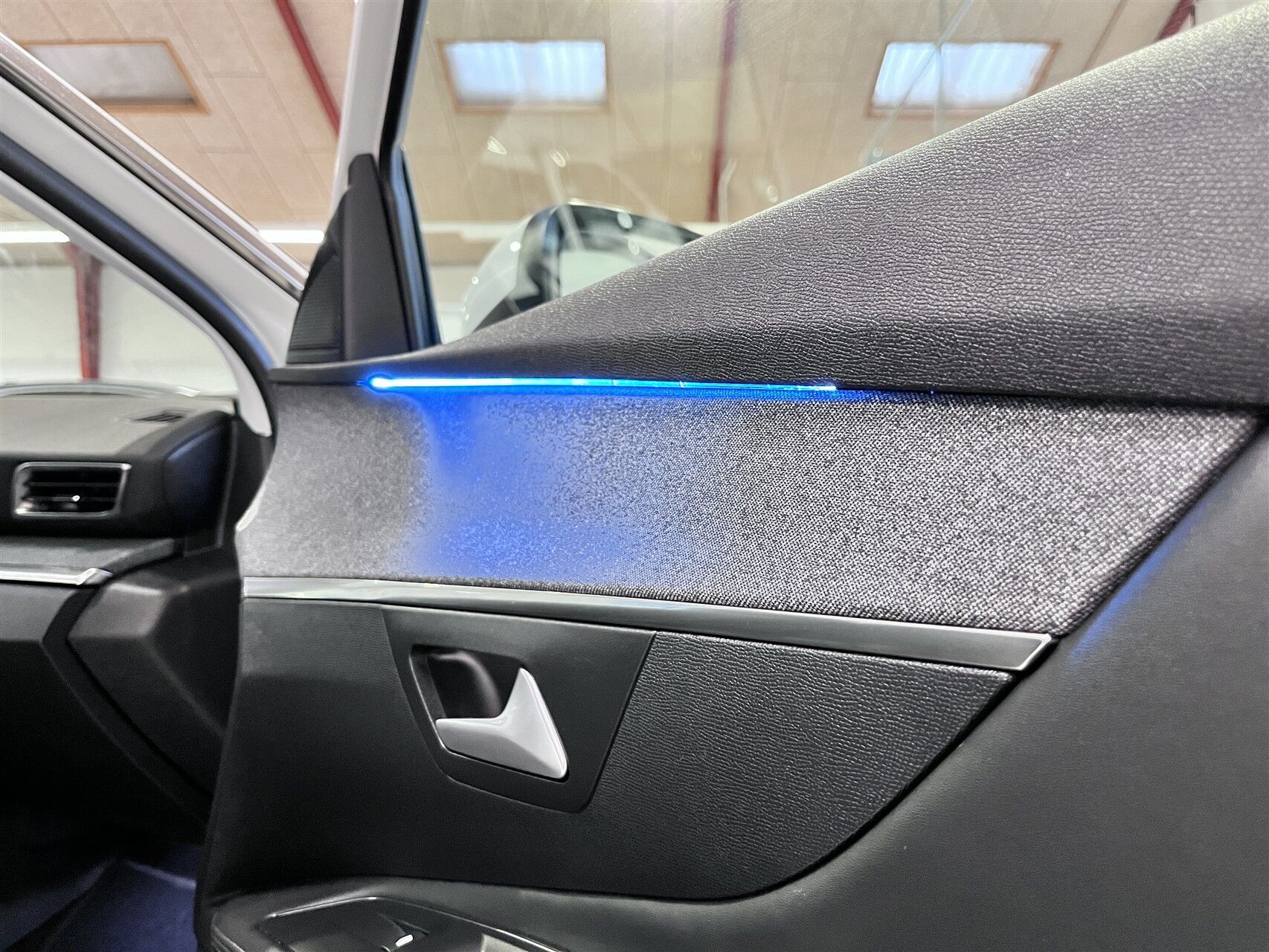 Billede af Peugeot 3008 1,6 PureTech  Plugin-hybrid Allure LTD EAT8 225HK 5d 8g Aut.