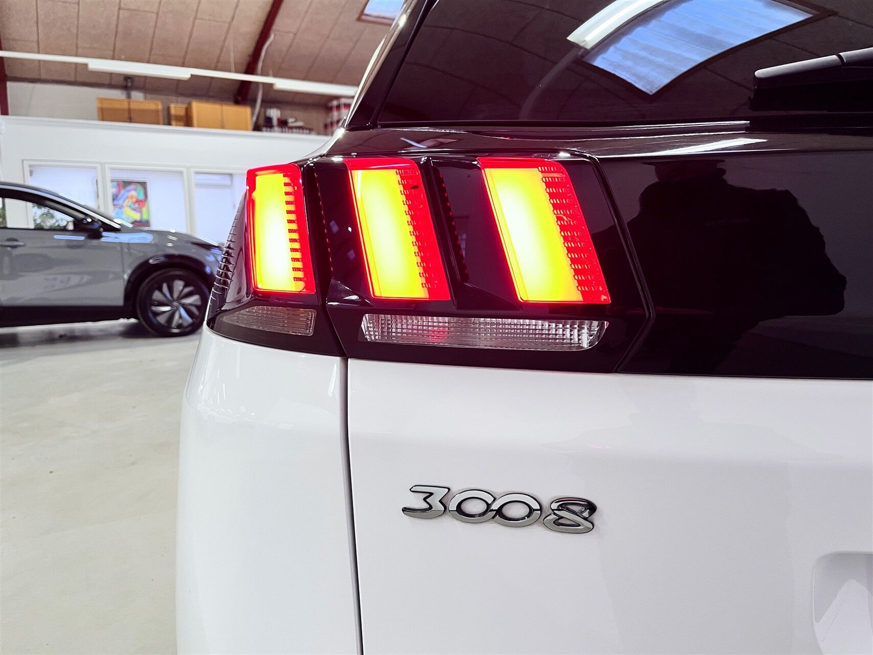 Billede af Peugeot 3008 1,6 PureTech  Plugin-hybrid Allure LTD EAT8 225HK 5d 8g Aut.